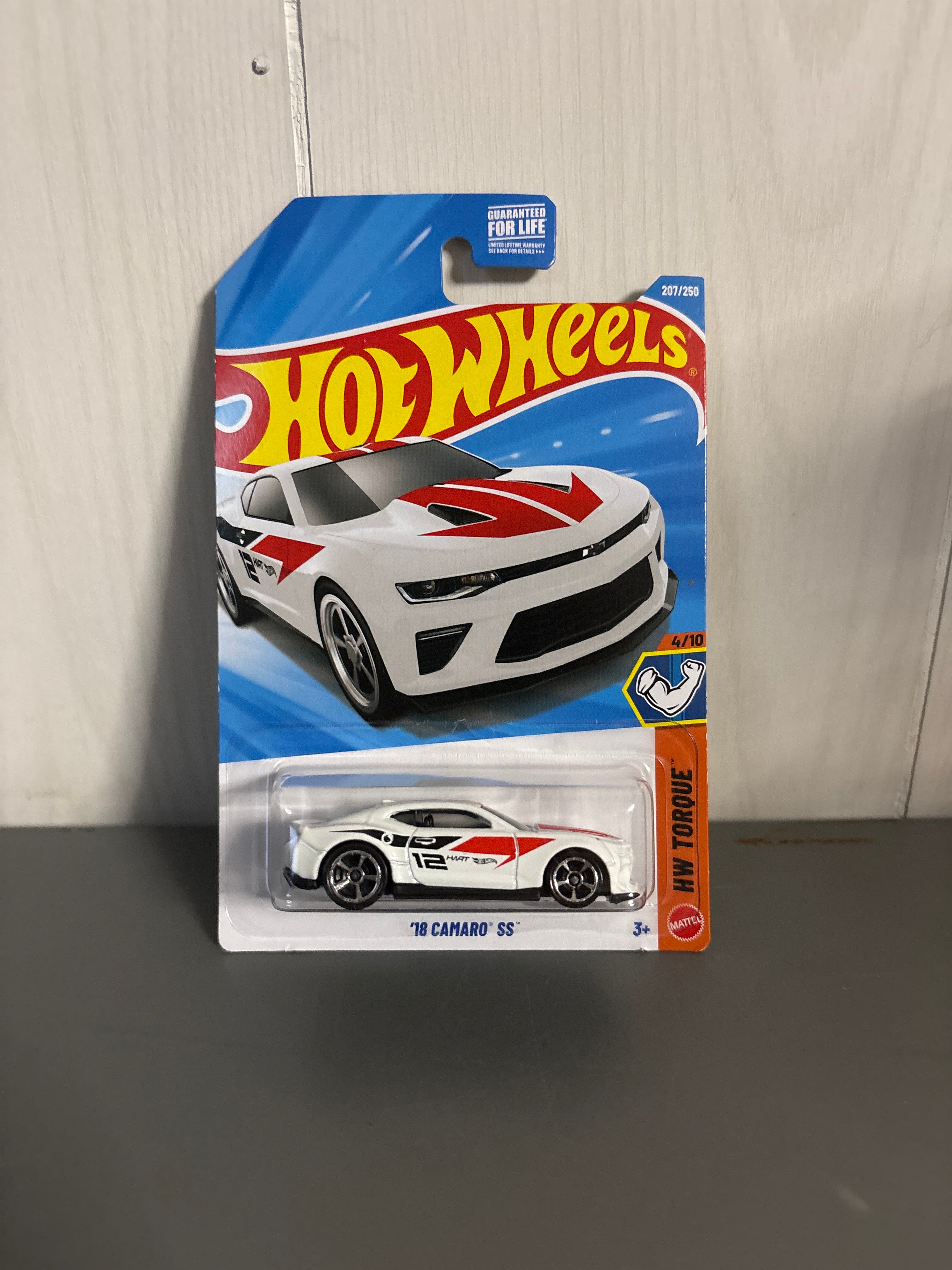 Hot Wheels 18 Camaro SS Diecast white