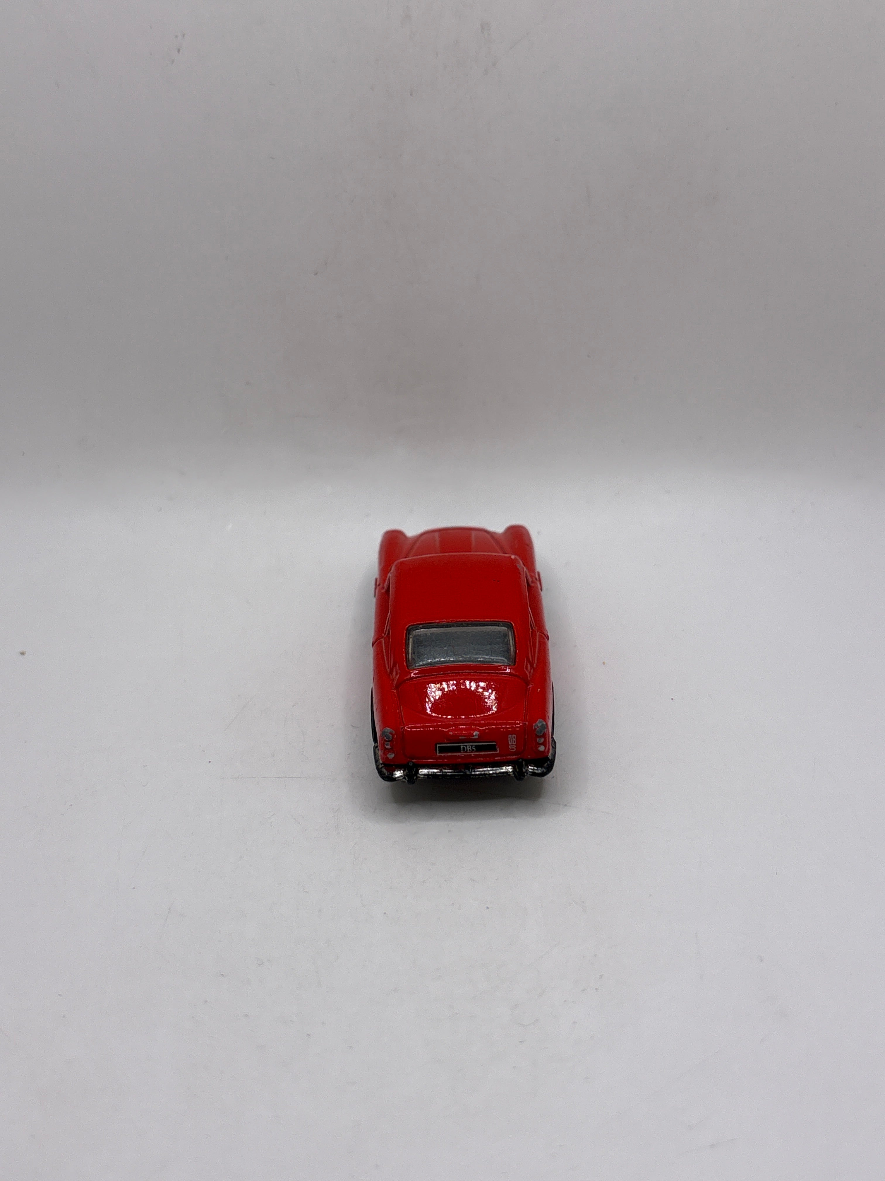 Hot Wheels Aston Martin 1963 DB5 Diecast red