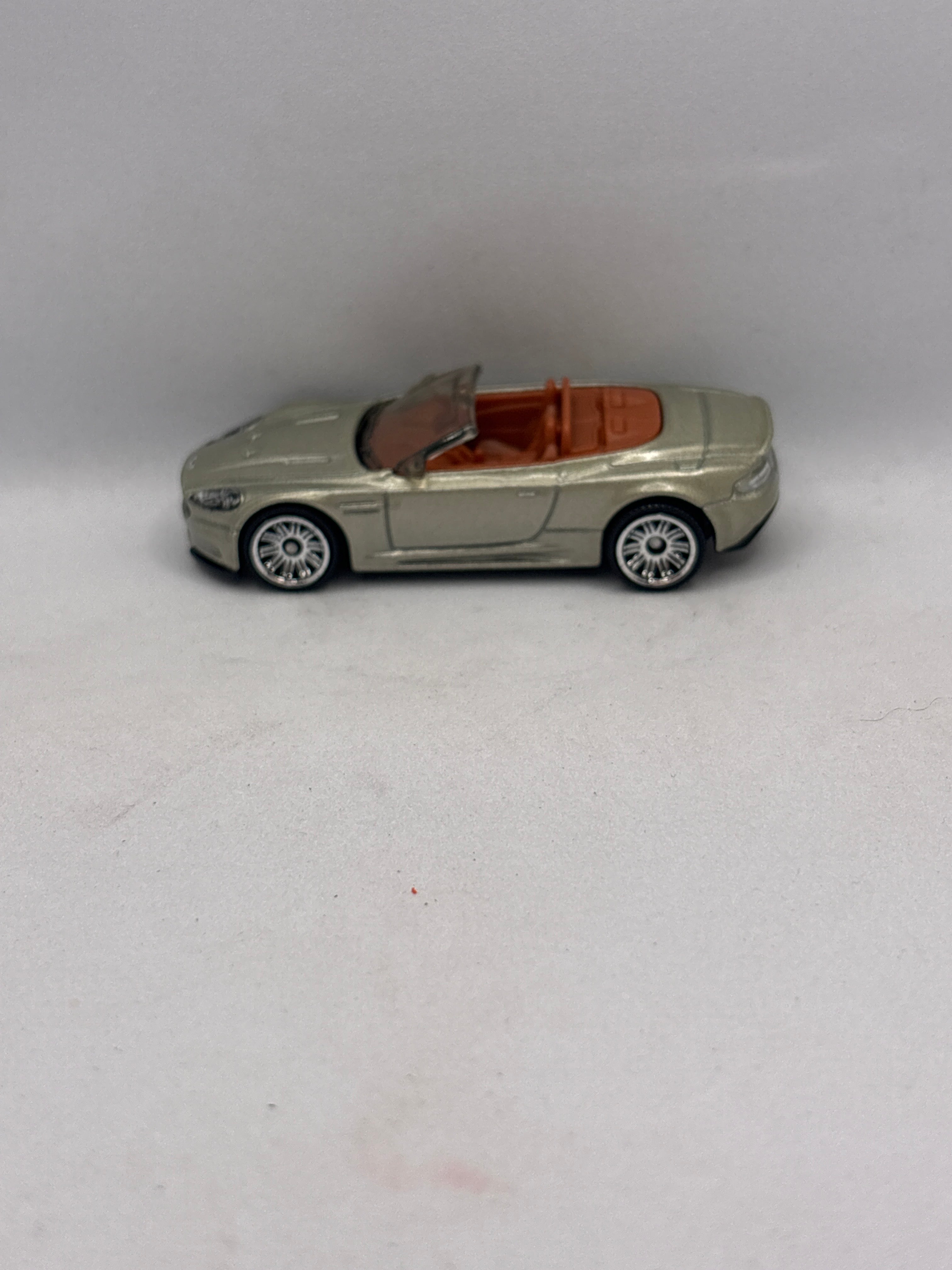 Matchbox Aston Martin DBS Volante Diecast