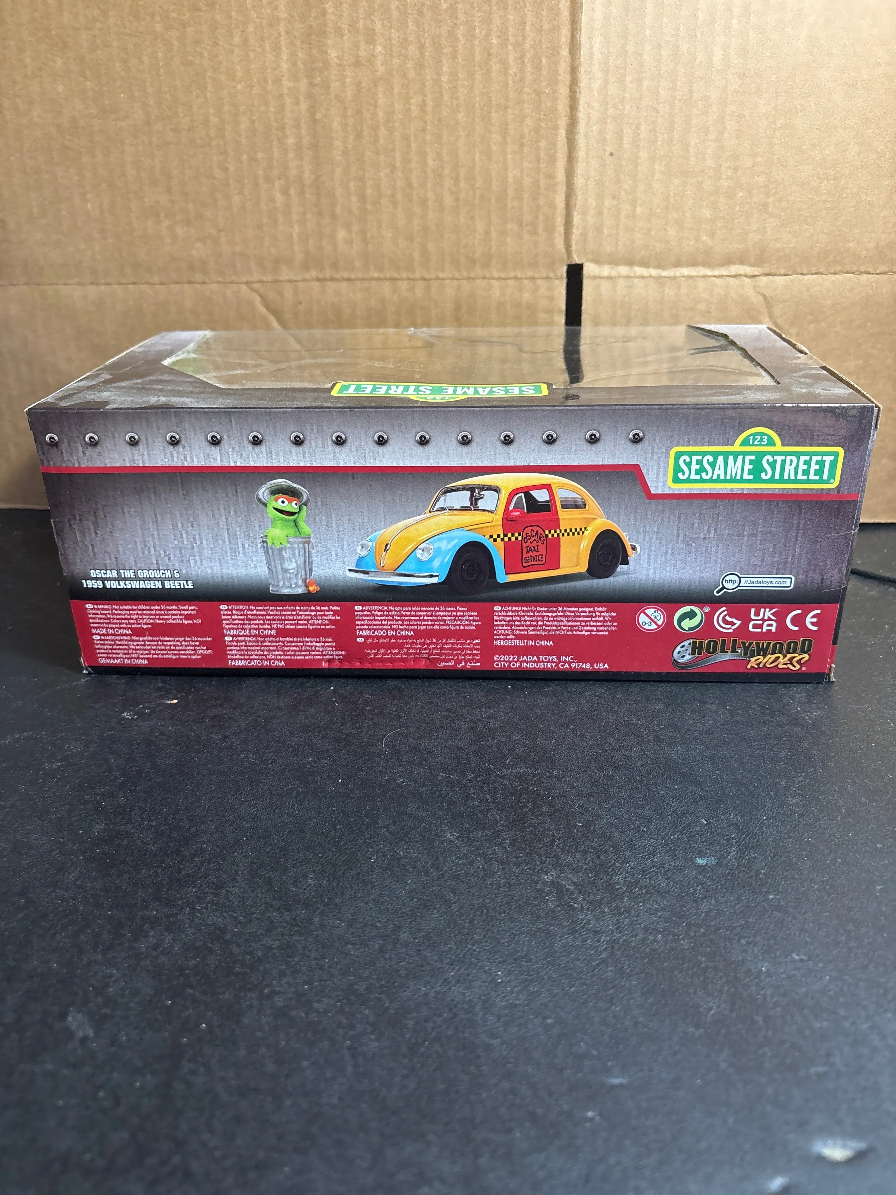 Jada Oscar The Grouch & 1959 Volkswagen Beetle Diecast