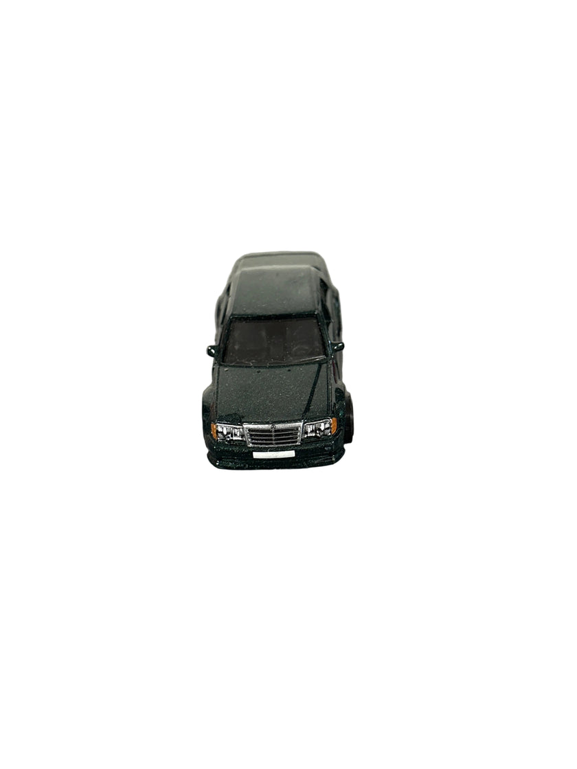 Hot Wheels Mercedes-Benz 500 E Diecast green