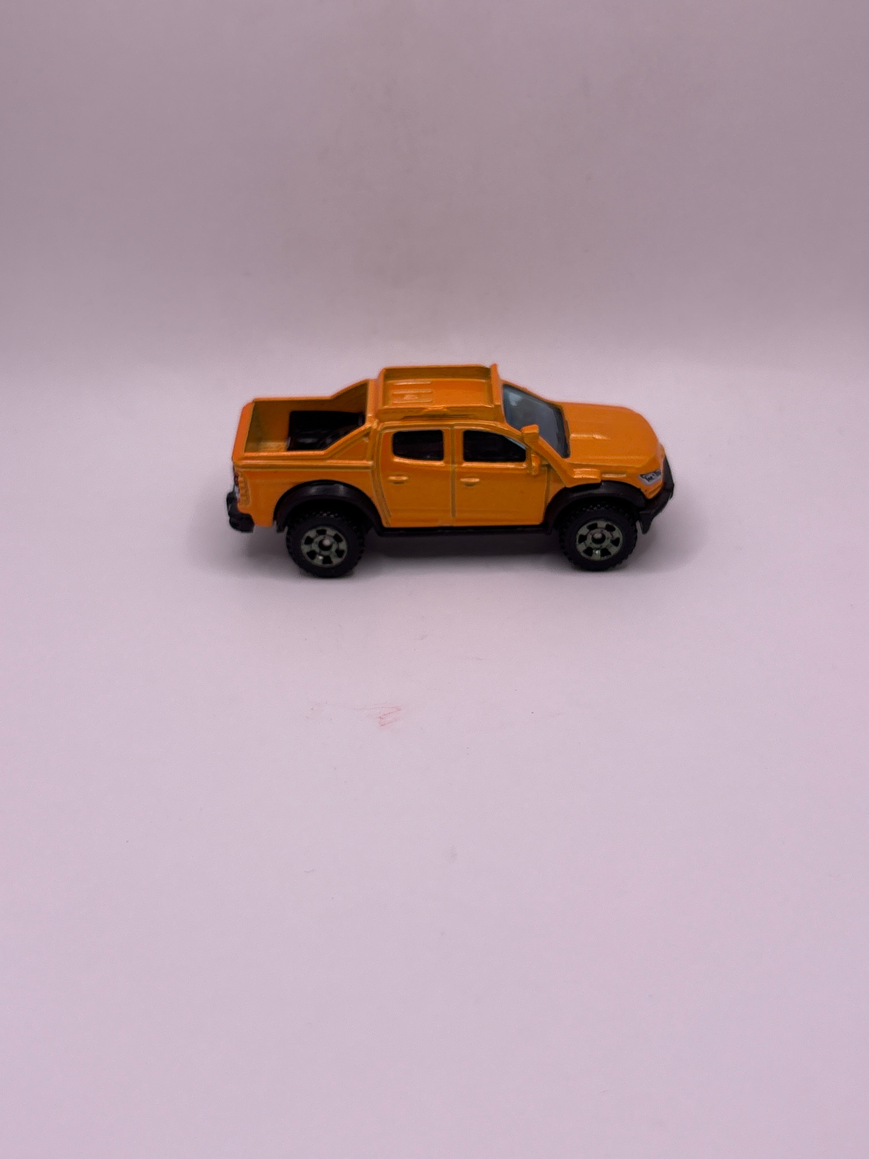 Matchbox 16 Colorado Diecast