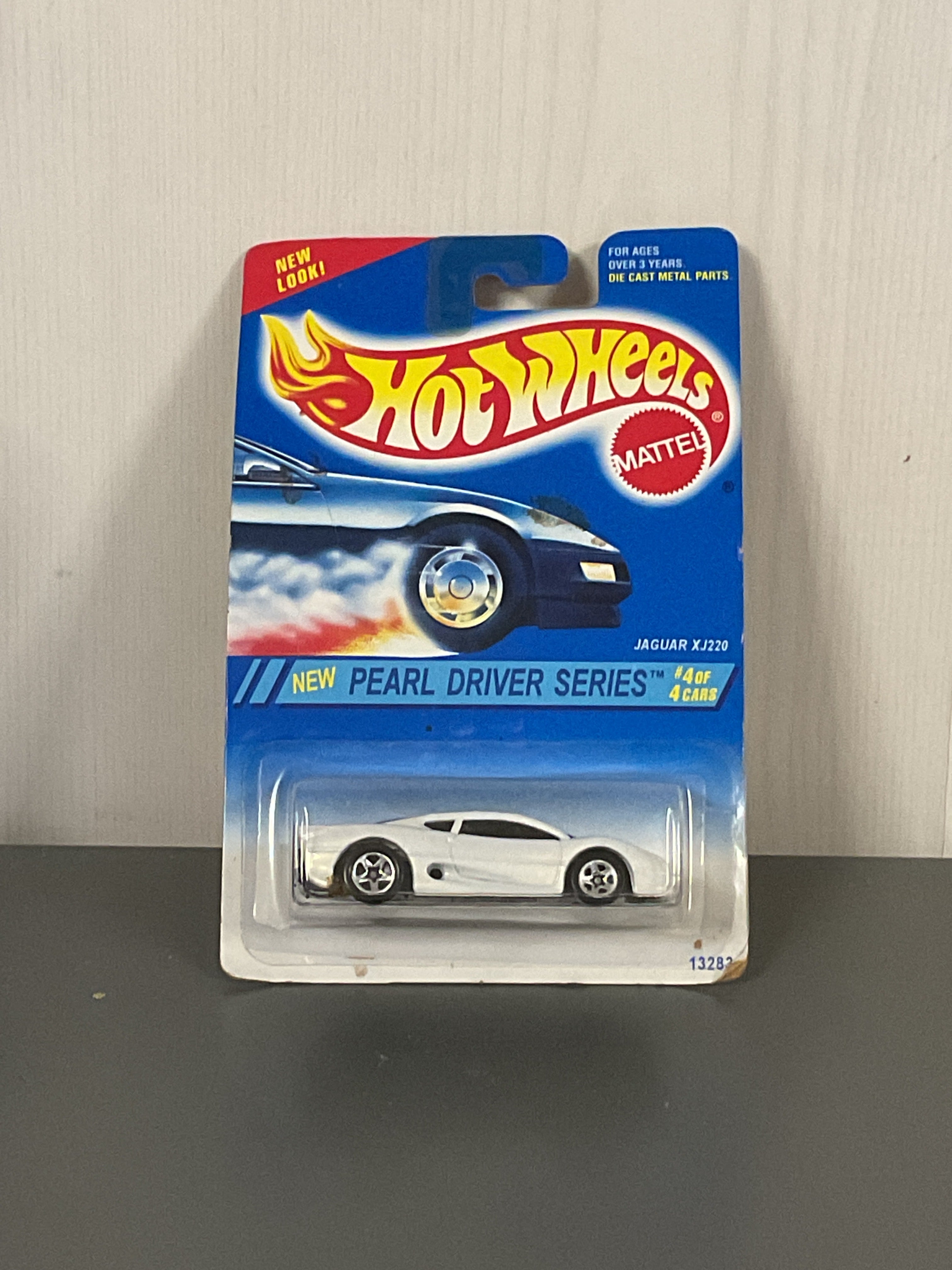 Hot Wheels Jaguar XJ220 Diecast White