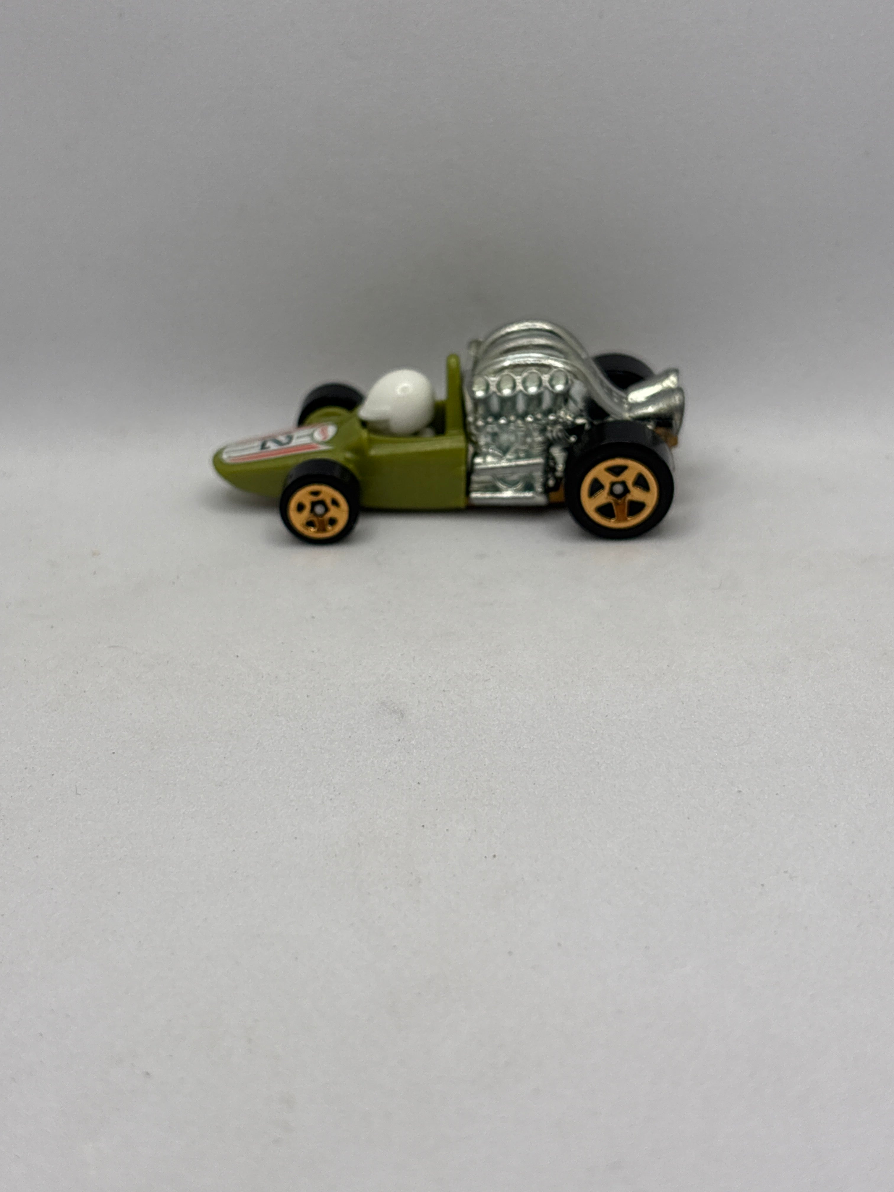 Hot Wheels Head Starter Diecast