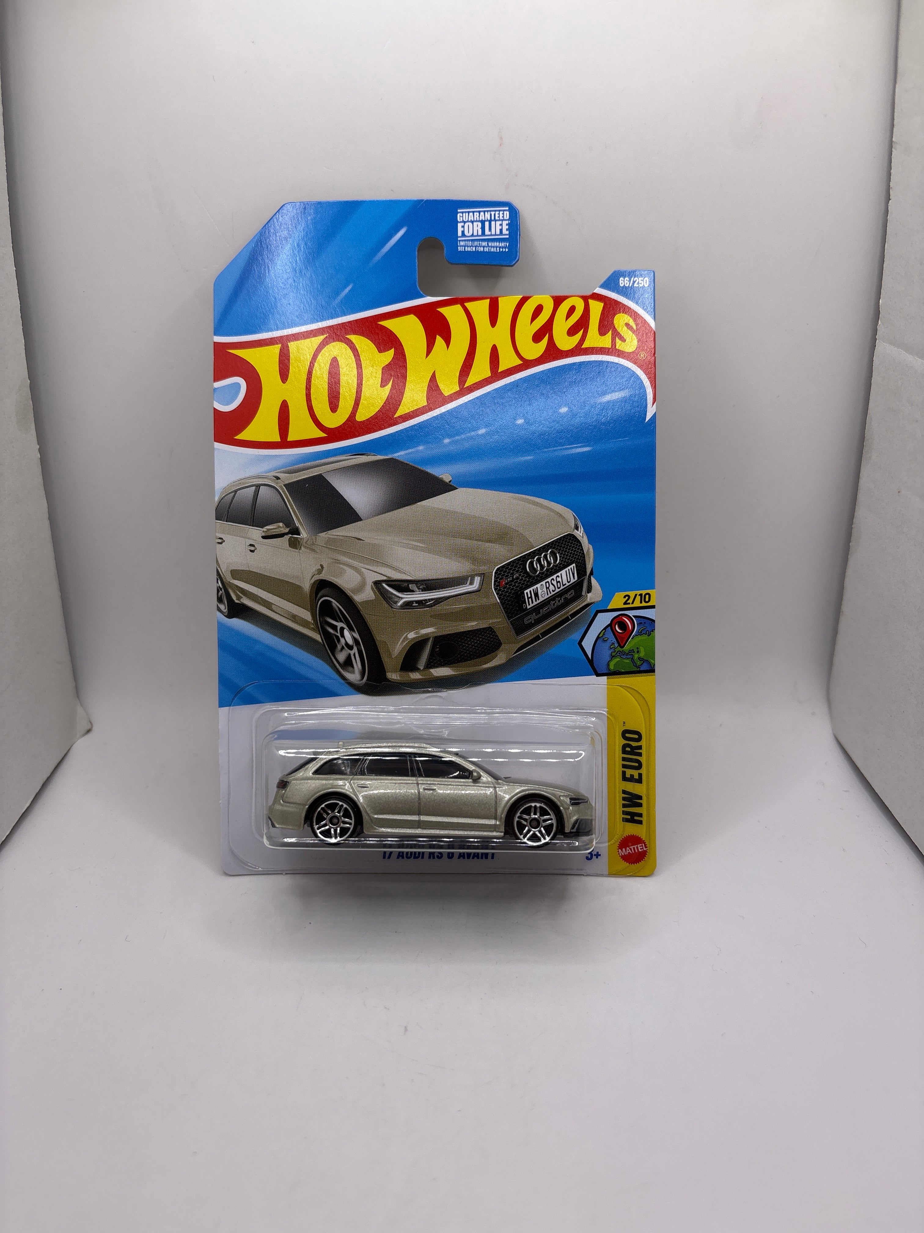 Hot Wheels 17 Audi RS 6 Avant Diecast