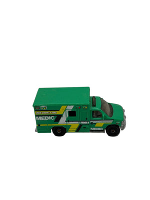 Matchbox 2009 Ford E-350 Ambulance Diecast green