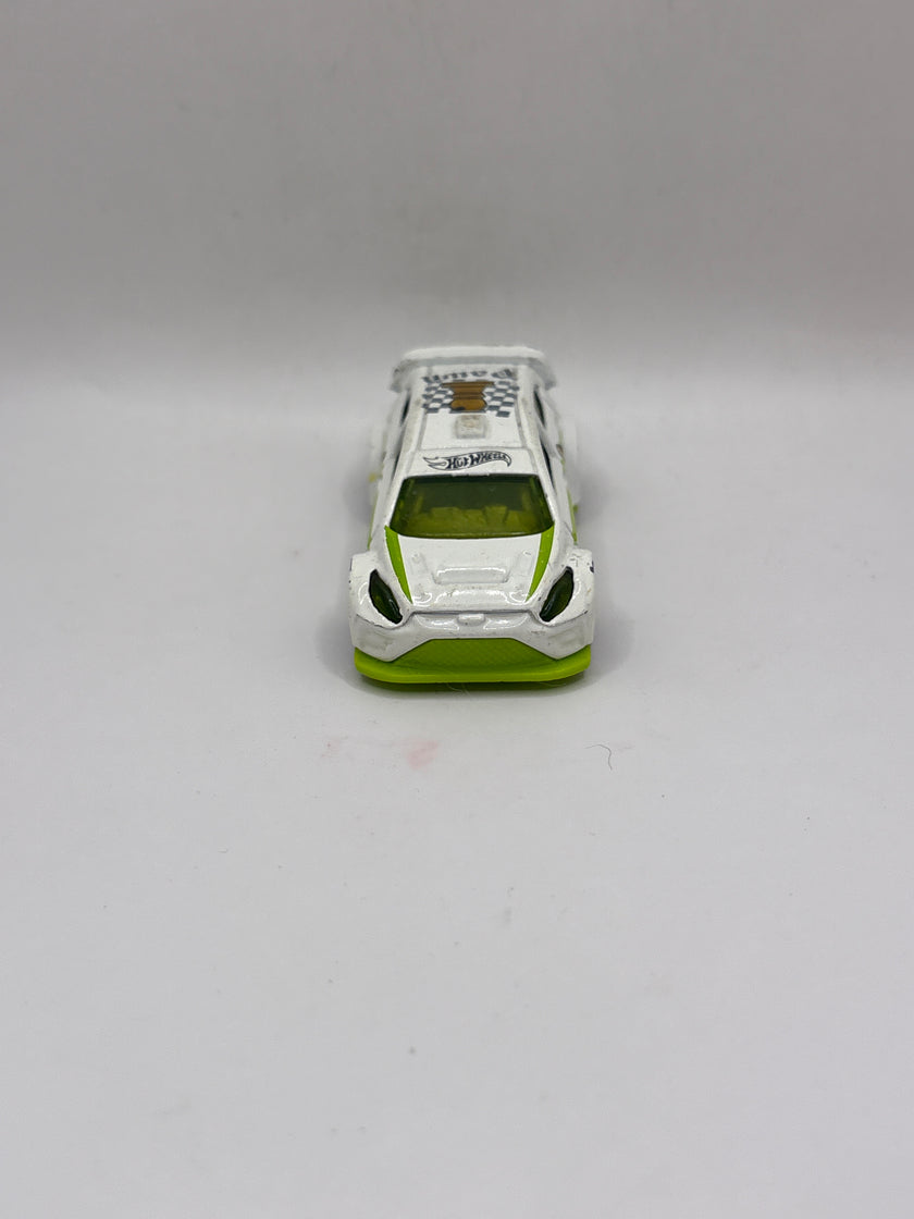 Hot Wheels 12 Ford Fiesta Diecast