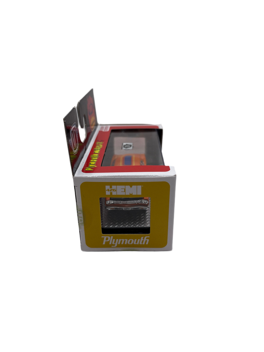 M2 1969 Plymouth Road Runner HEMI Diecast orange