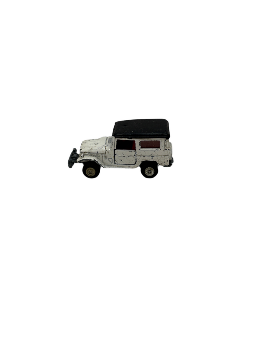 Tomica Toyota Land Cruiser Diecast white
