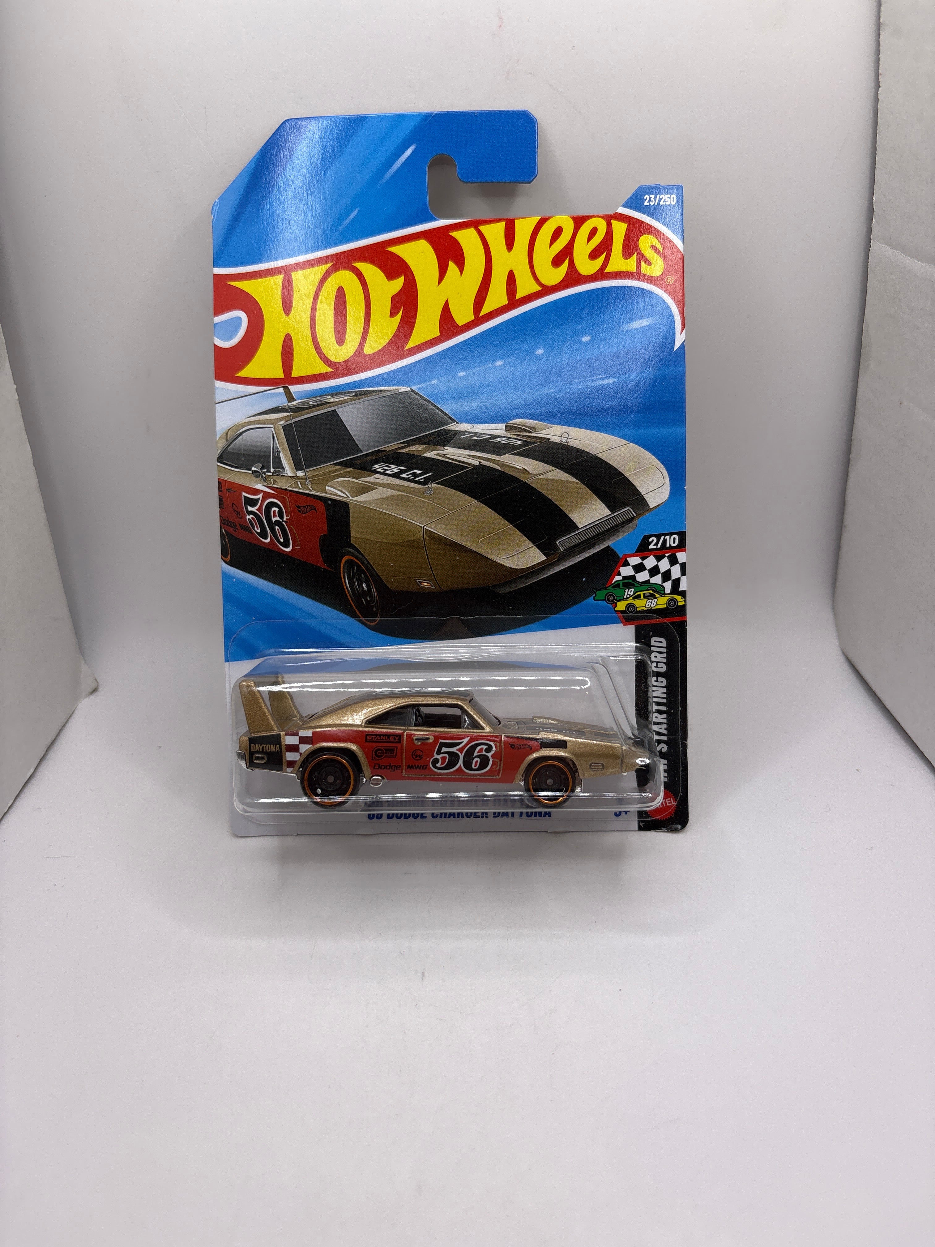 Hot Wheels 69 Dodge Charger Daytona Diecast