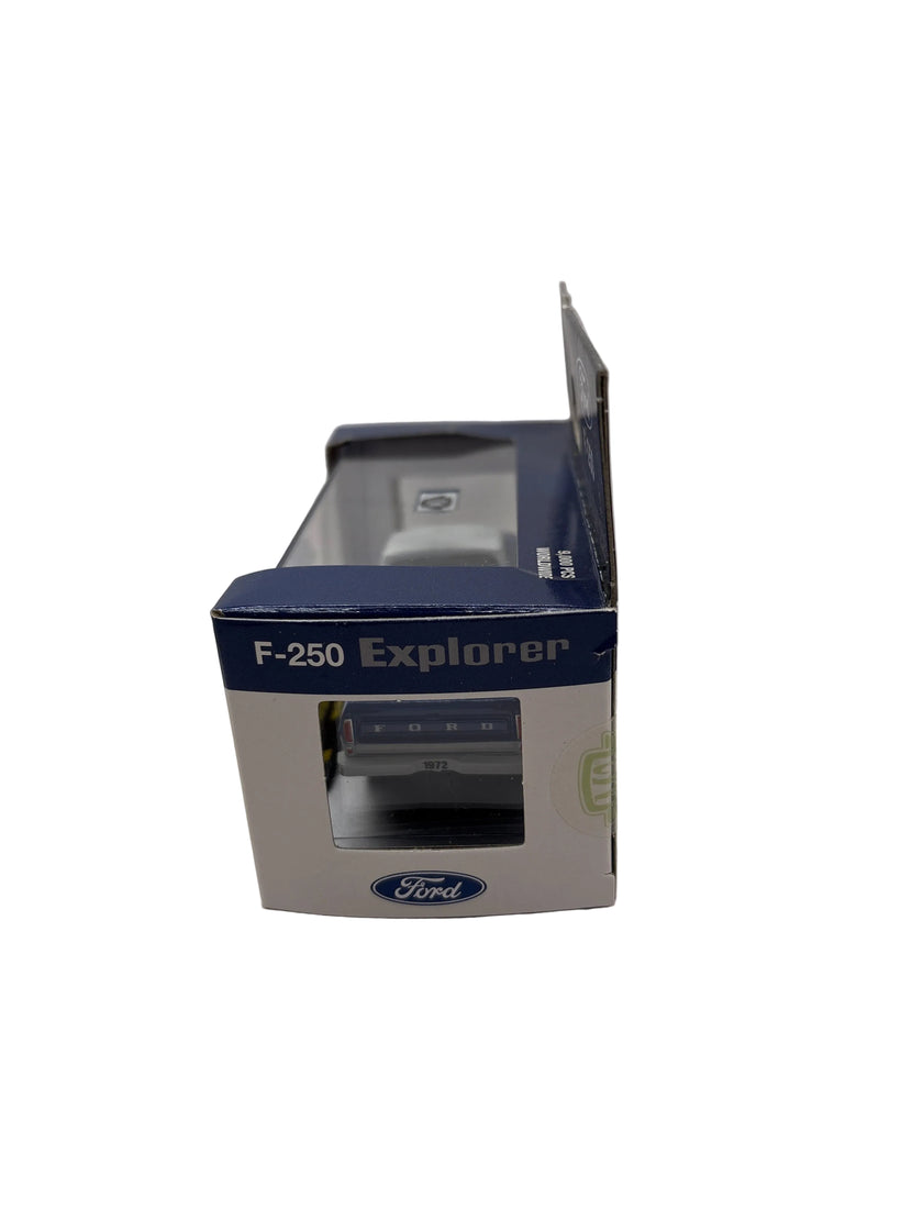 M2 1972 Ford F-250 Custom 4x4 Diecast