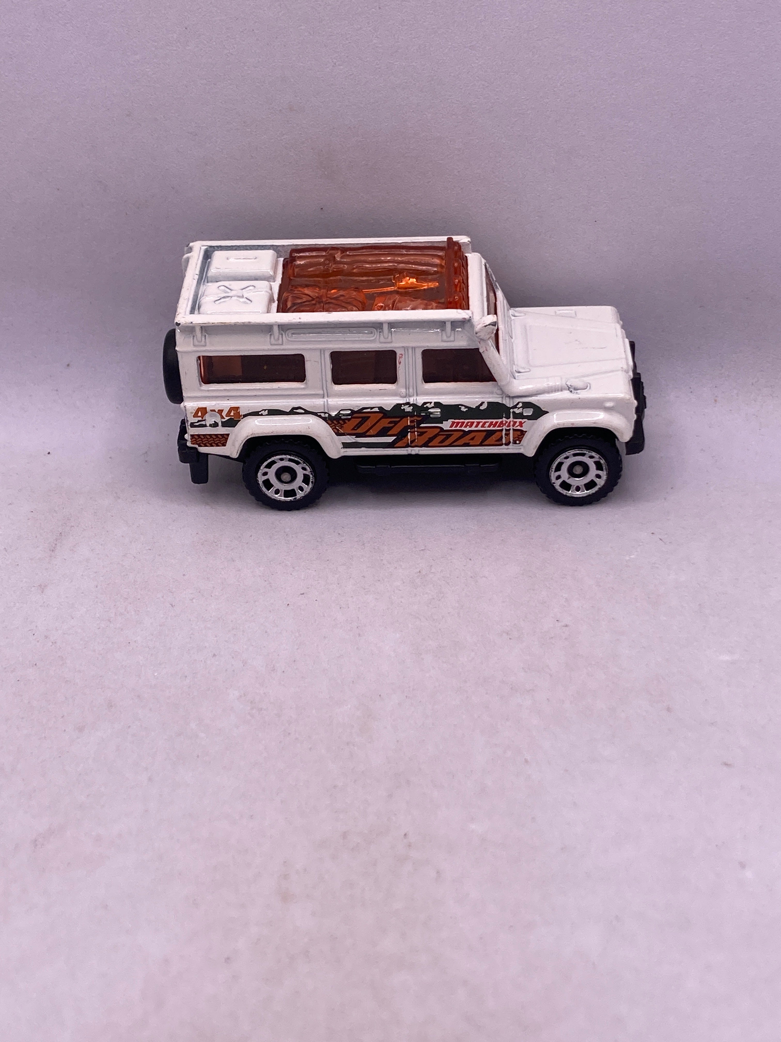 Matchbox 1997 Land Rover Defender 110 Diecast