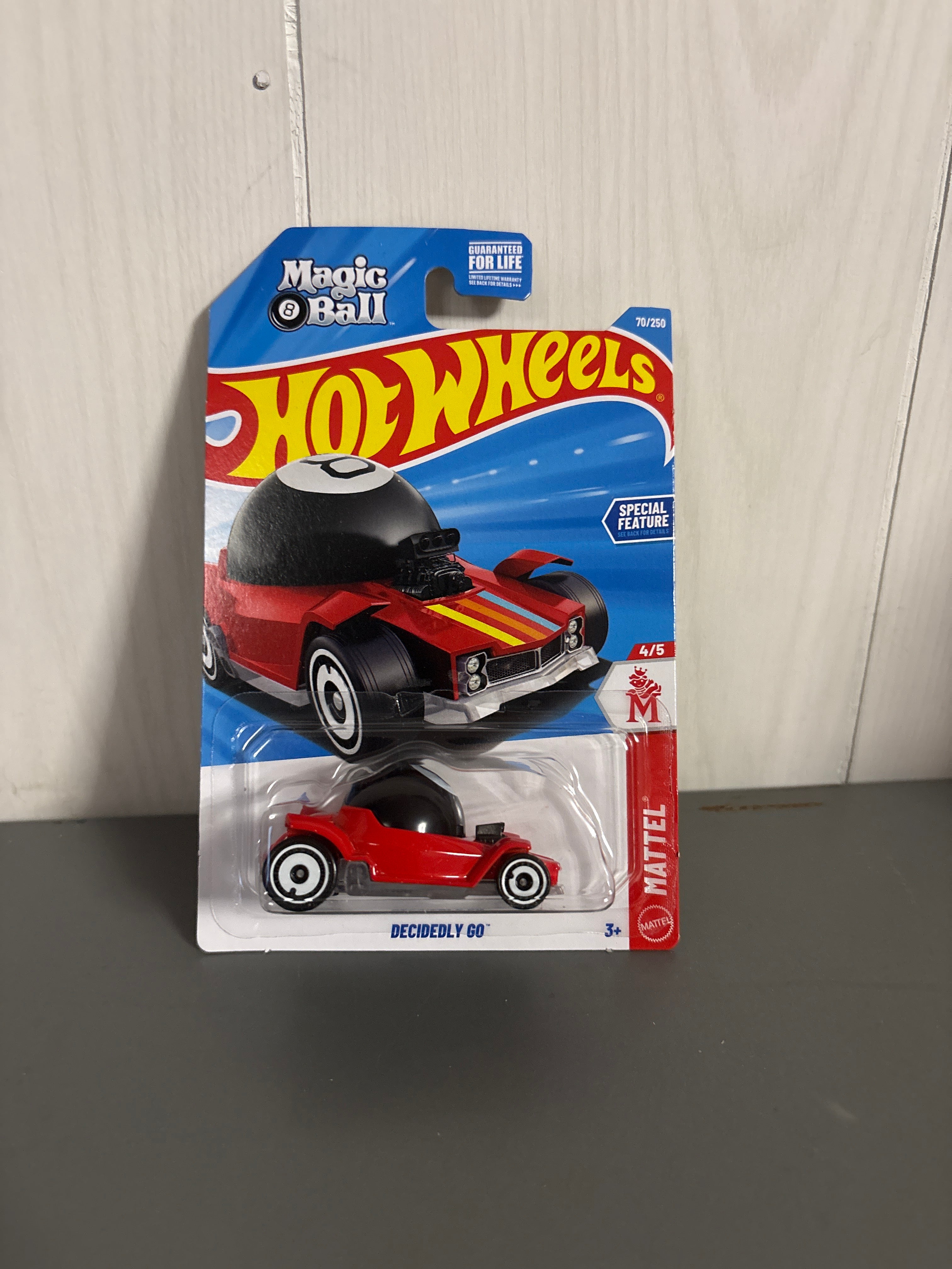 Hot Wheels Decidedly Go Diecast red
