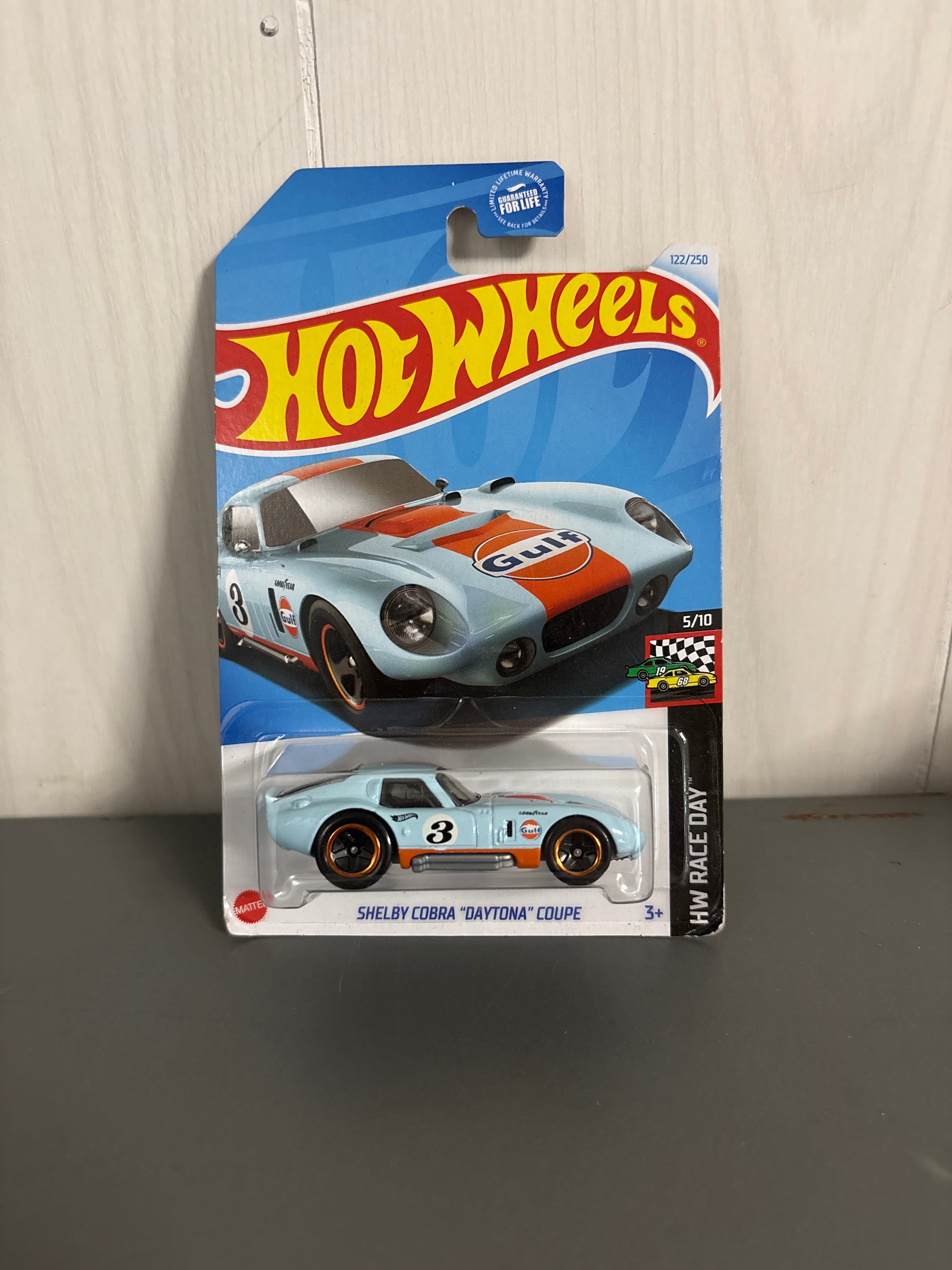 Hot Wheels Shelby Cobra Daytona Coupe Diecast