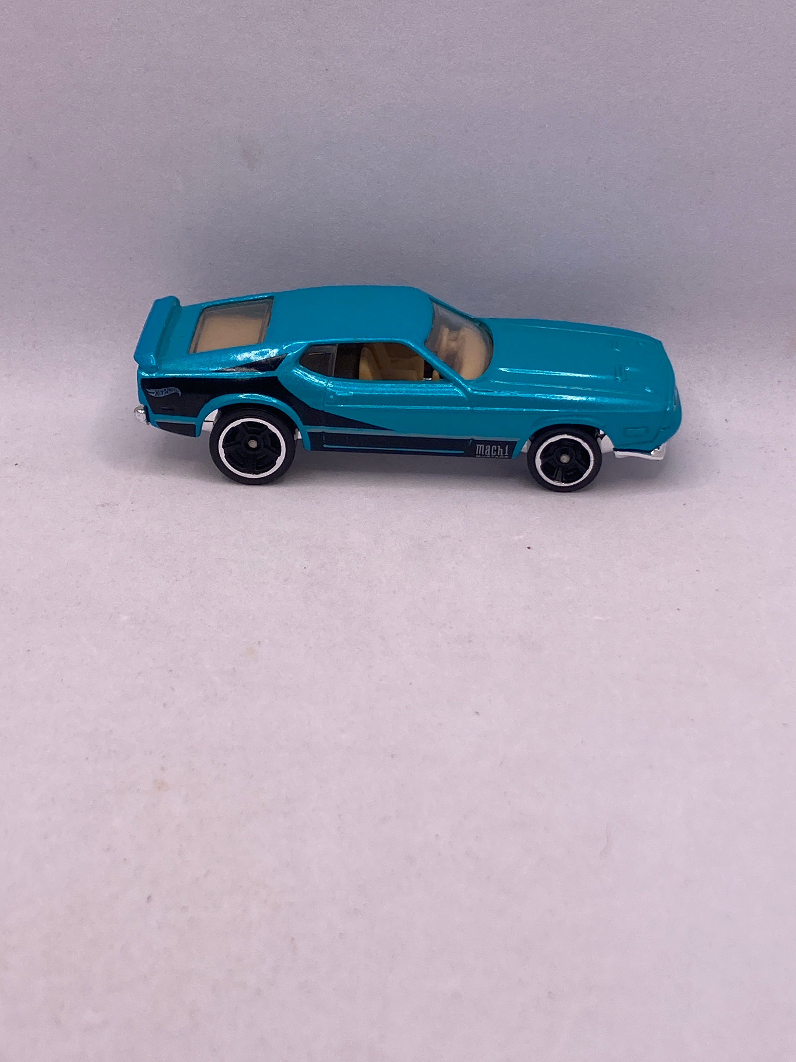 Hot Wheels 71 Ford Mustang Mach 1 Diecast