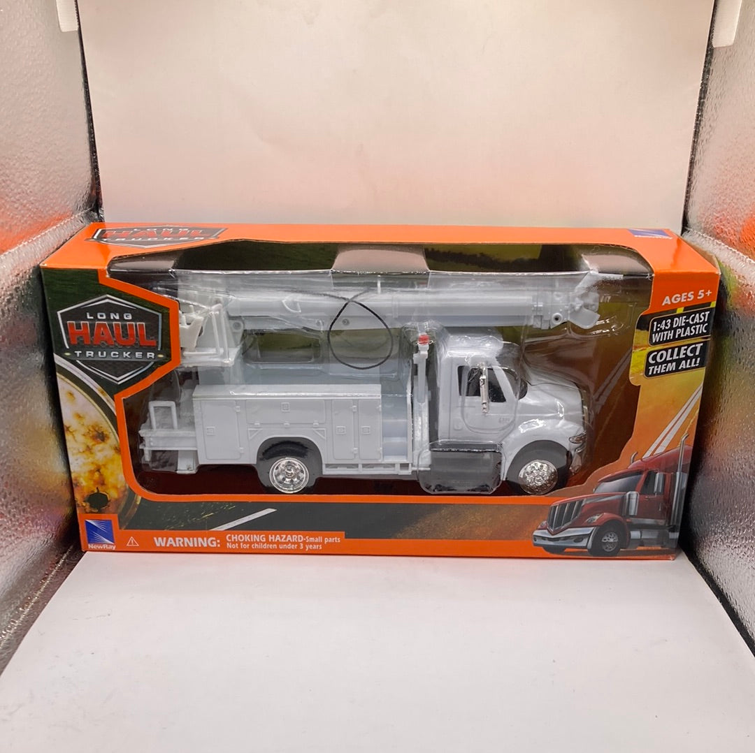 Long Haul Truckers Freightliner Boom Truck Diecast