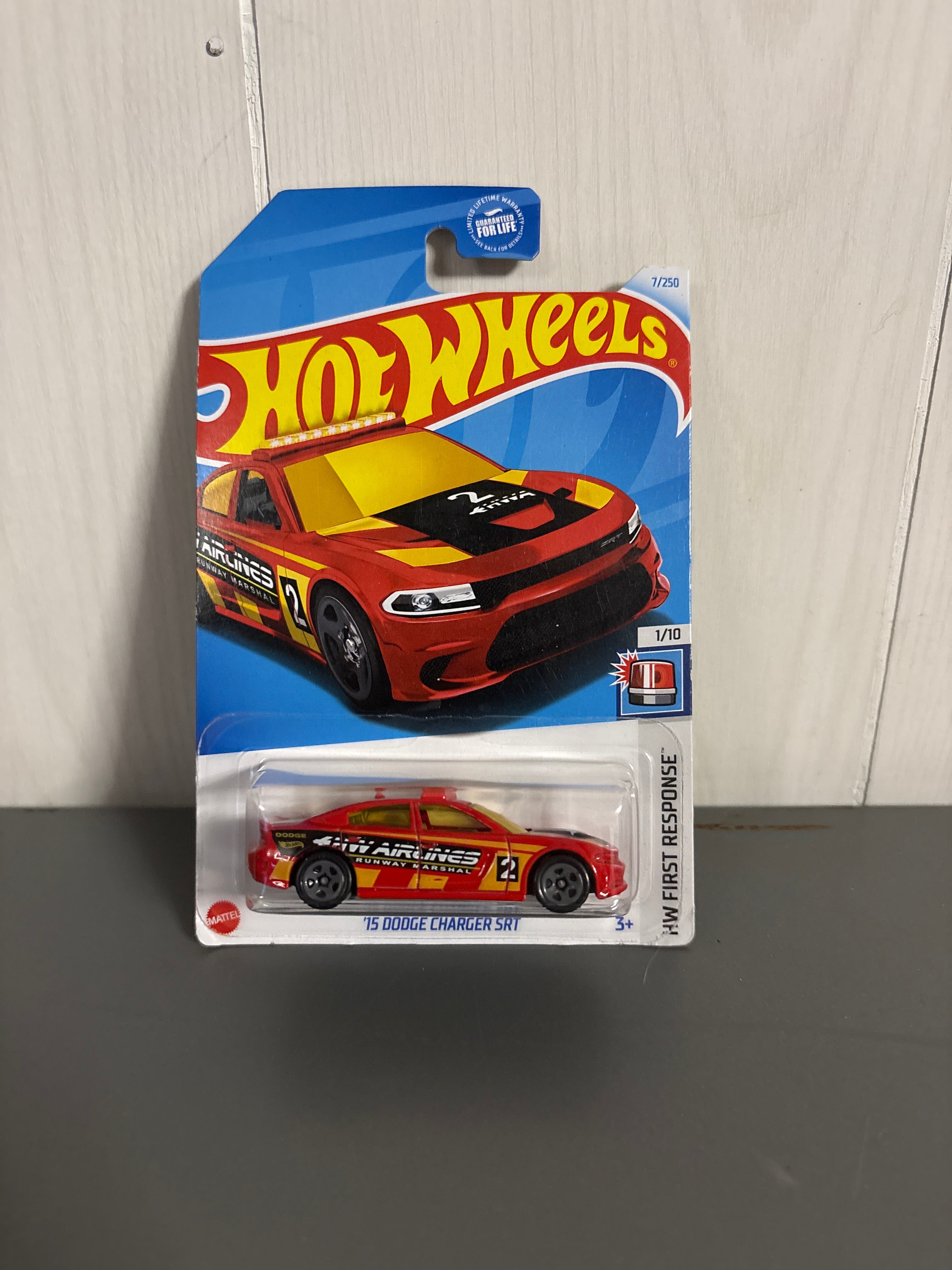 Hot Wheels 15 Dodge Charger SRT Diecast