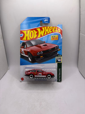 Hot Wheels Alfa Romeo GTV6 3.0 Diecast red