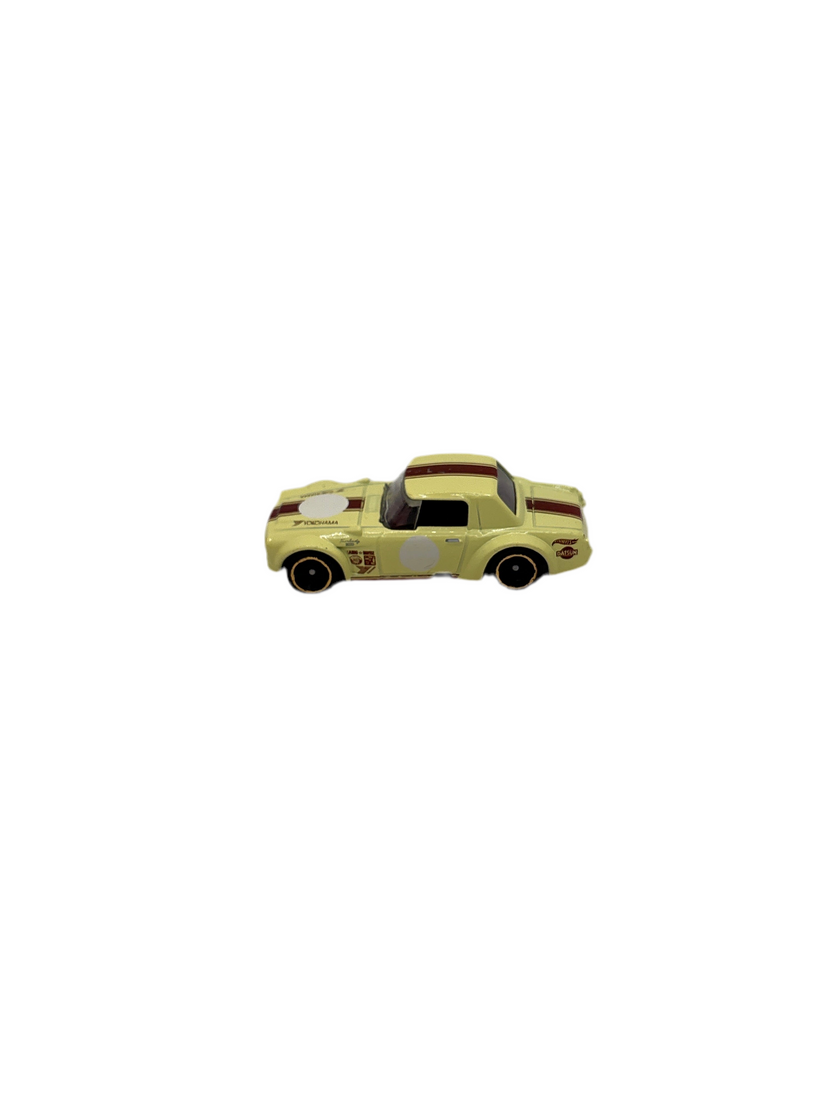 Hot Wheels Fairlady 2000 Diecast yellow