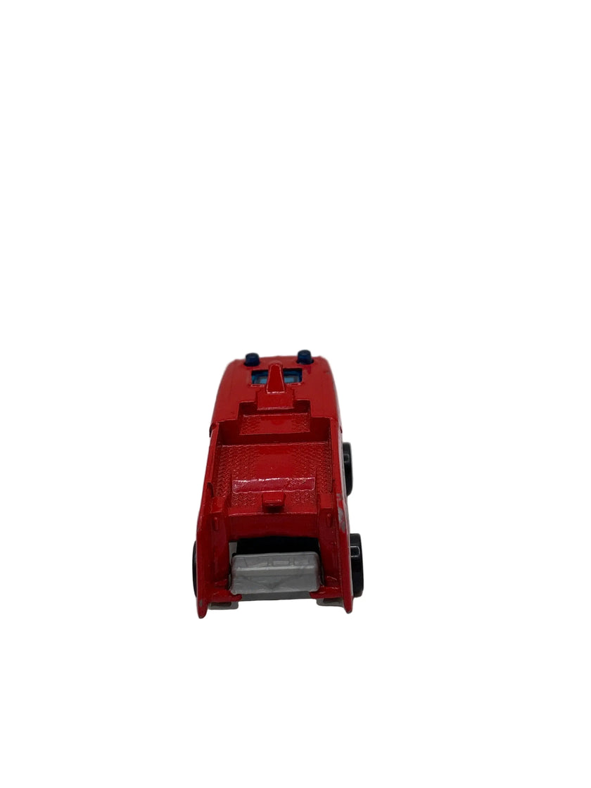 Hot Wheels Fire Tender Diecast red