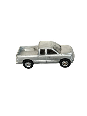 Maisto Chevy Silverado Diecast