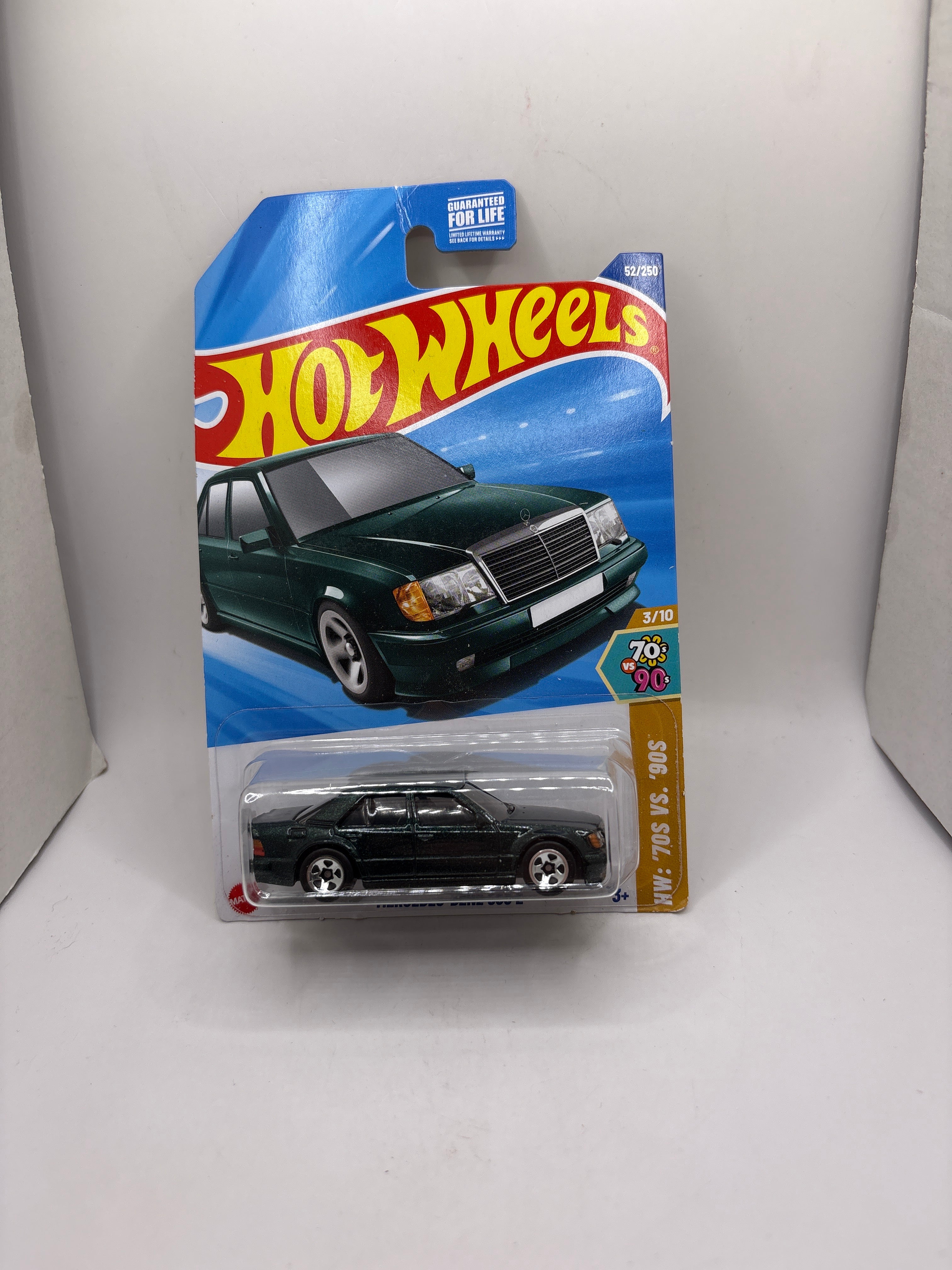 Hot Wheels Mercedes-Benz 500 E Diecast green
