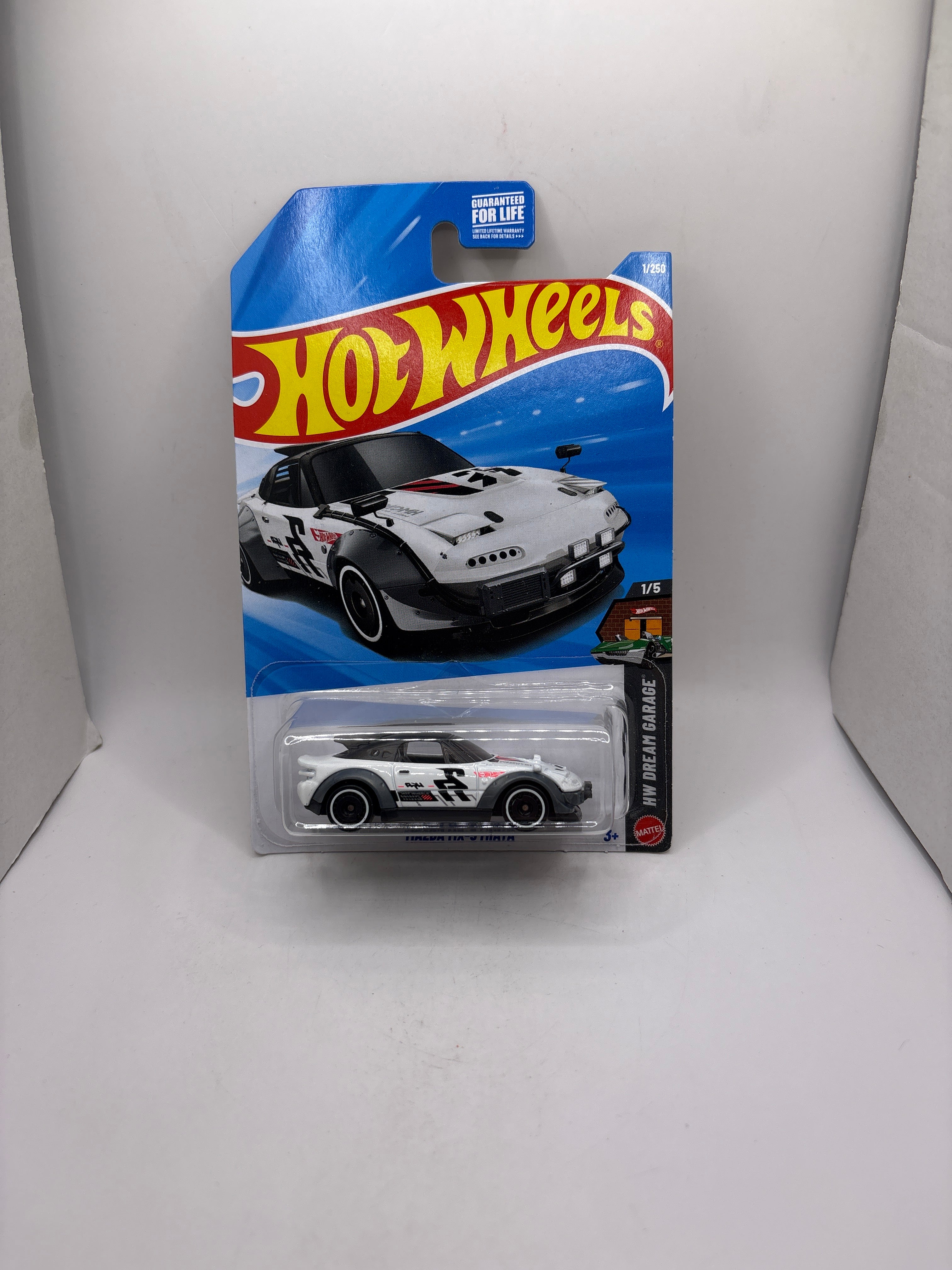 Hot Wheels Mazda MX-5 Miata Diecast white