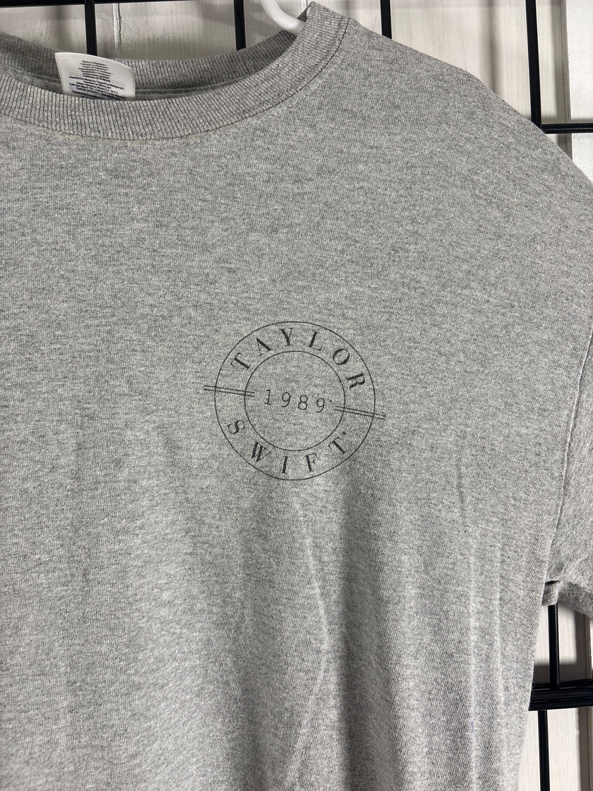 Gildan Taylor Swift Sweater gray