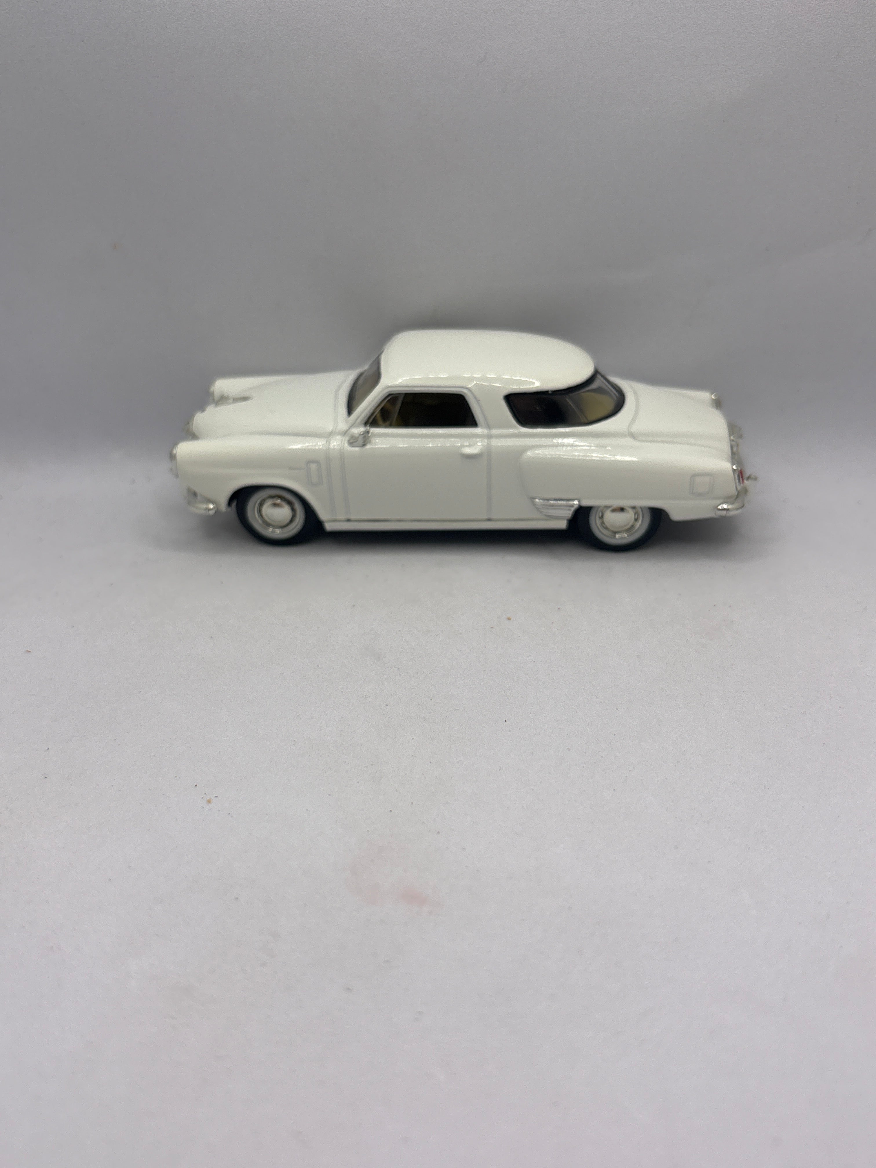 Road Signature 1950 Studebaker Champion Diecast