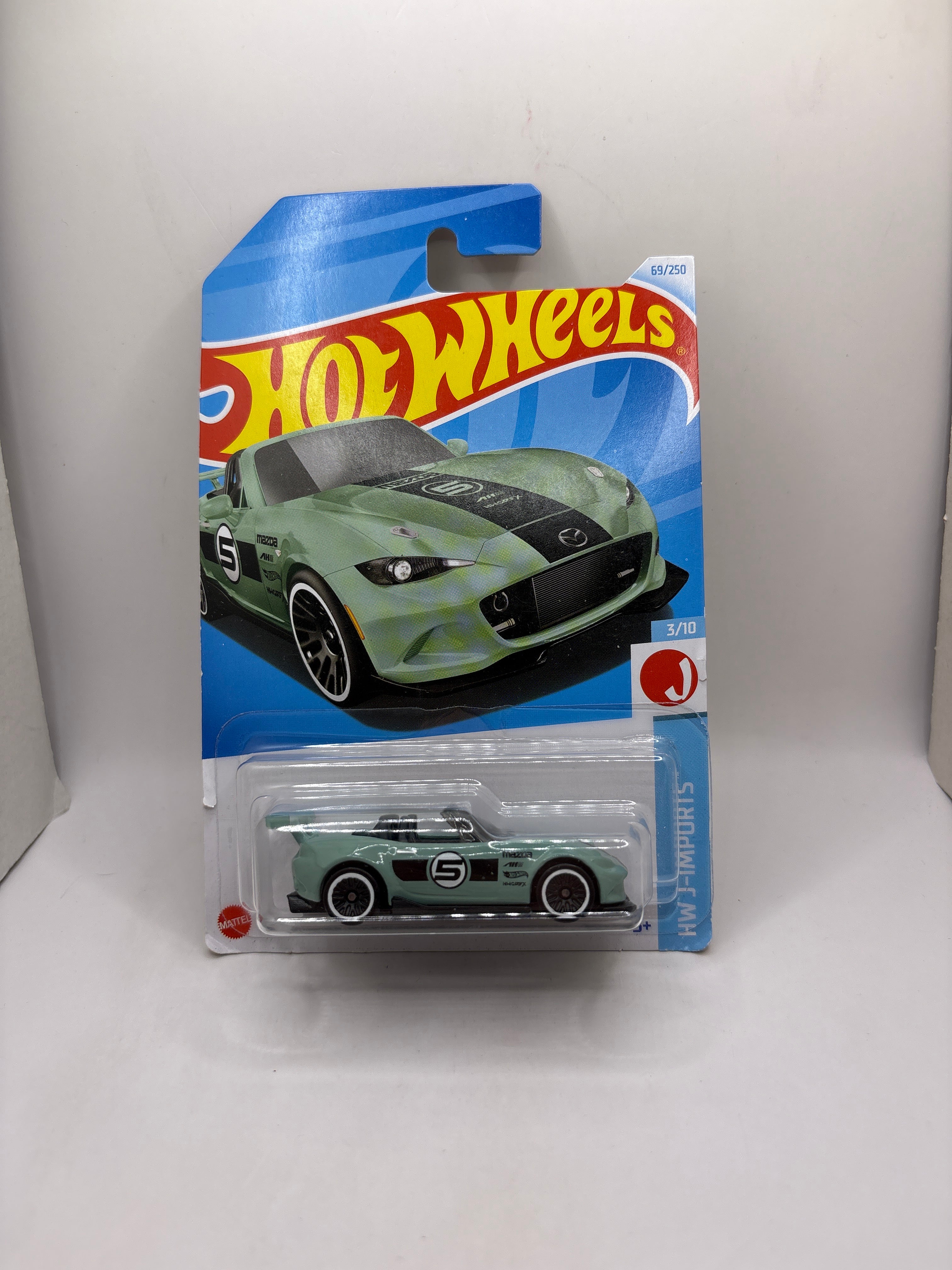 Hot Wheels 15 Mazda MX-5 Miata Diecast