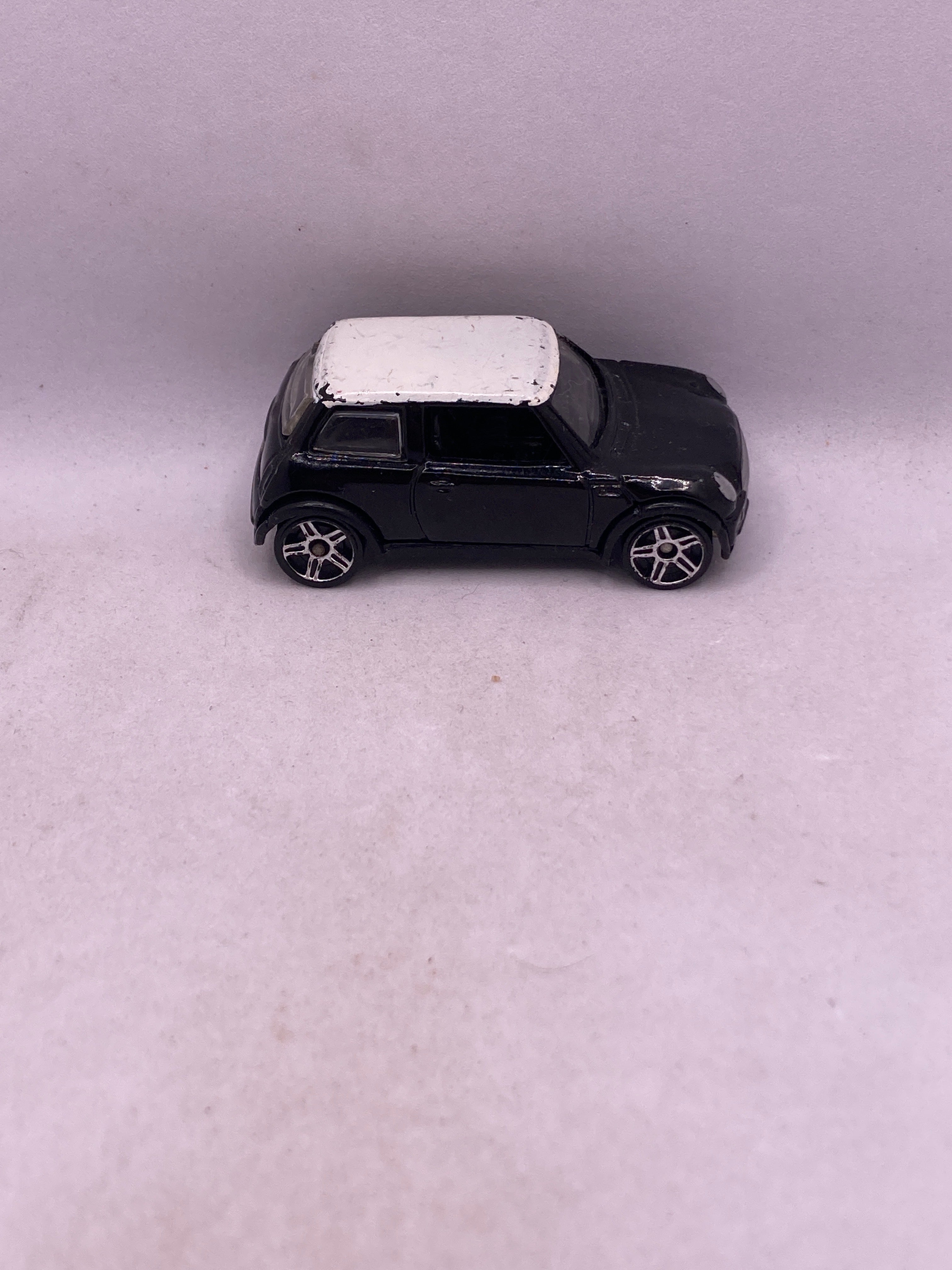 Hot Wheels 2001 Mini Cooper Diecast