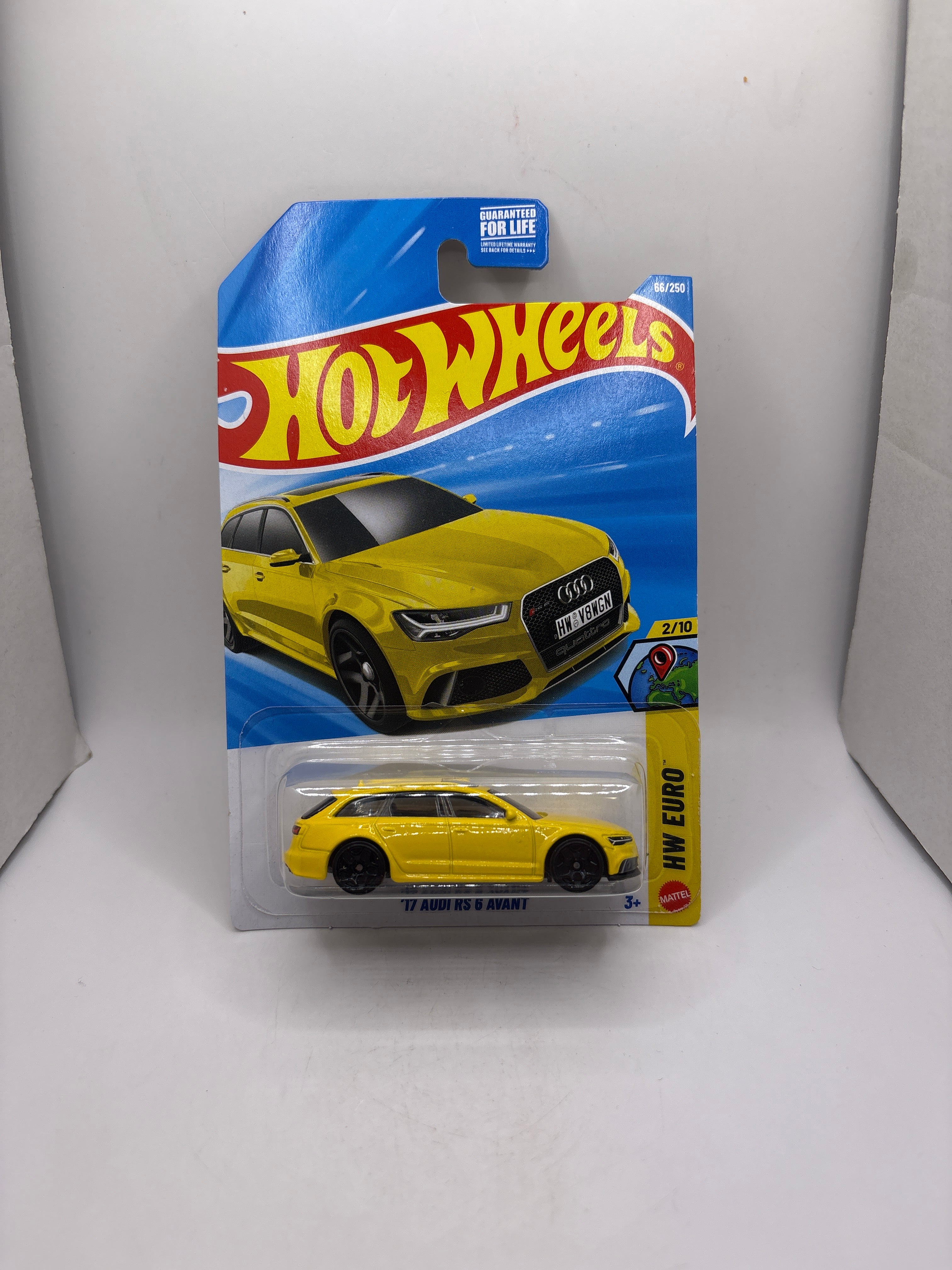 Hot Wheels 17 Audi RS 6 Avant Diecast yellow