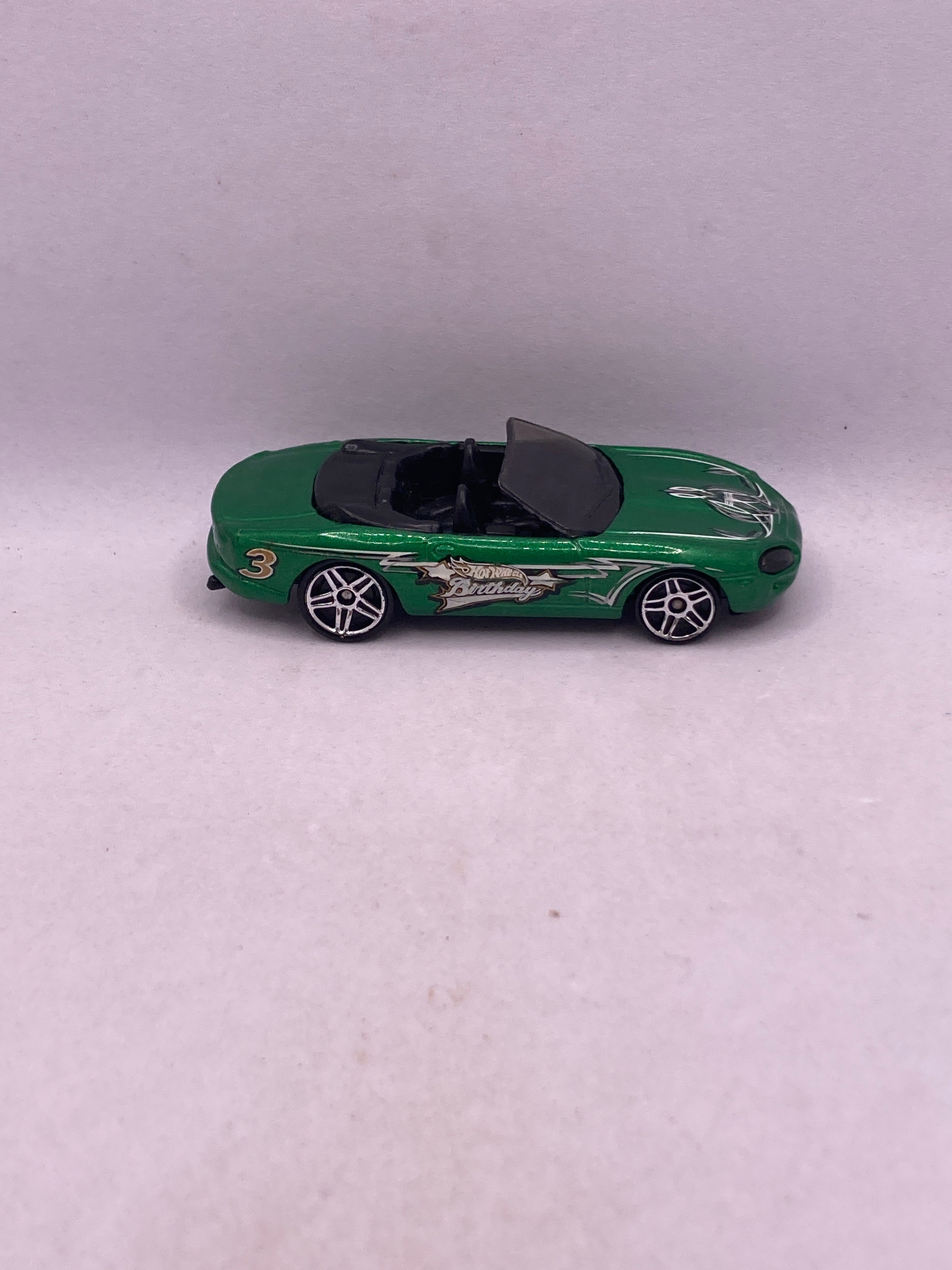 Hot Wheels Jaguar XK-8 Diecast