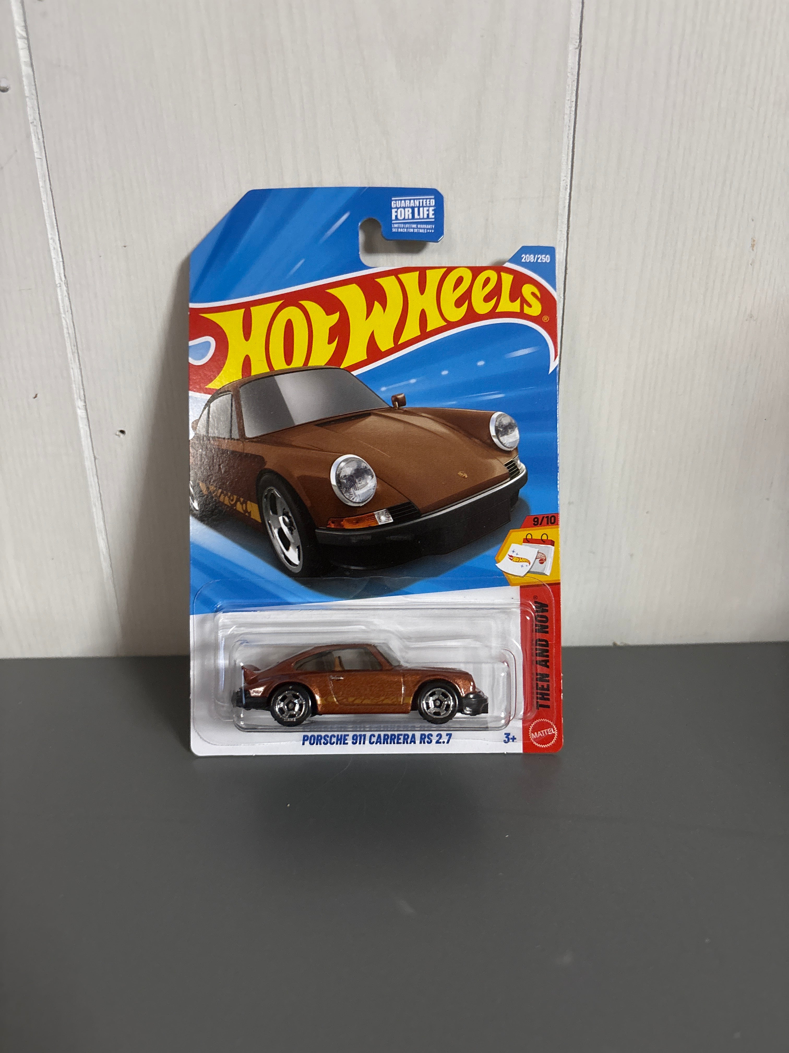 Hot Wheels Porsche 911 Carrera RS 2.7 Diecast brown