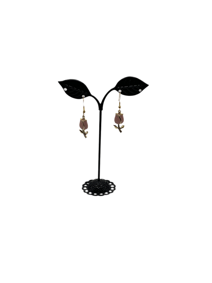 गुलाबी गुलाब की बालियाँ