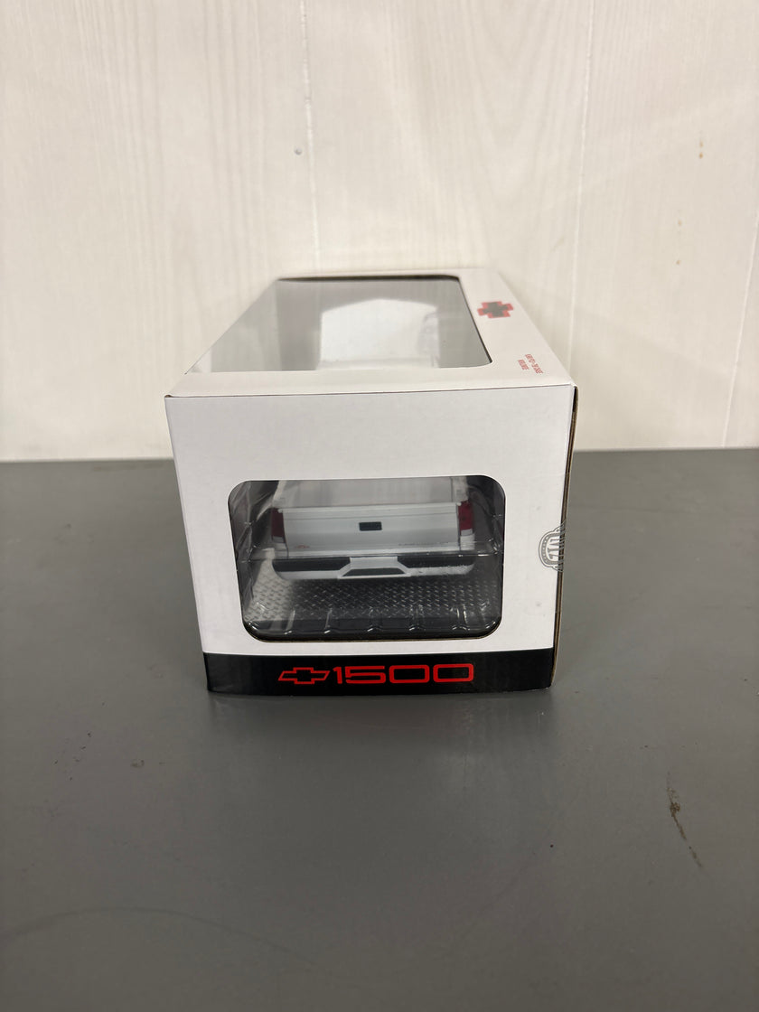 M2 1993 Chevrolet C1500 SS 454 Diecast