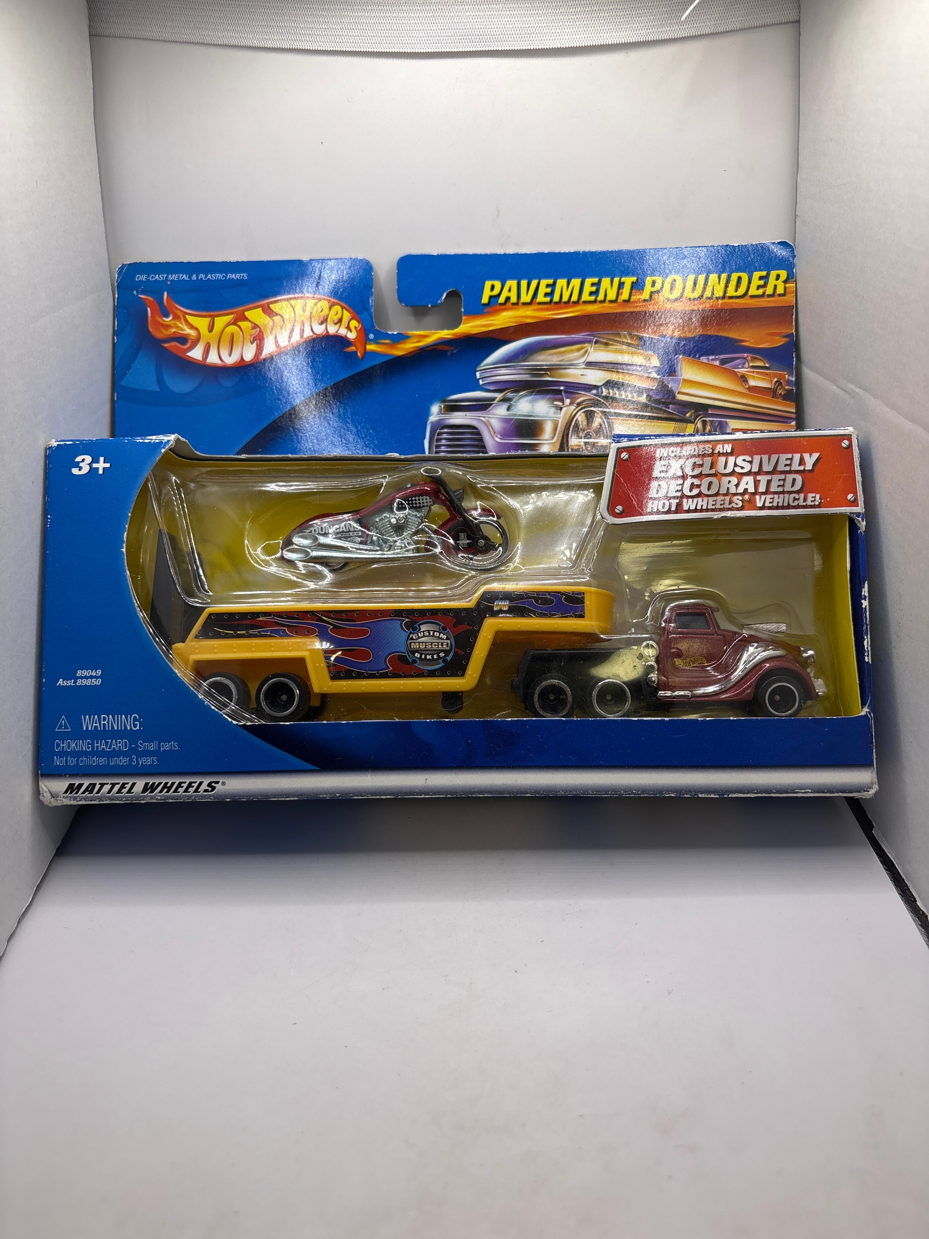 Hot Wheels Pavement Pounder Diecast red