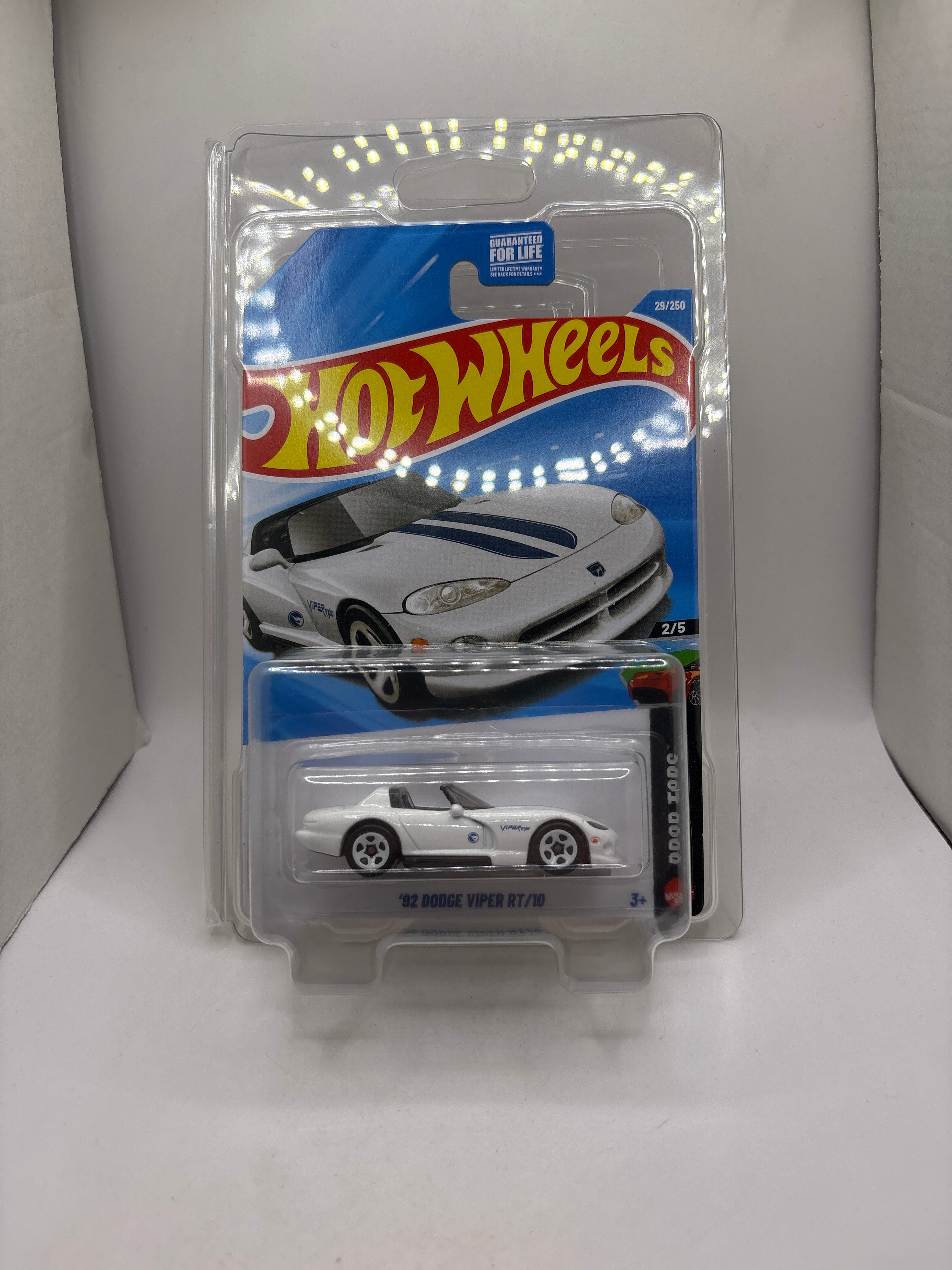 Hot Wheels 92 Dodge Viper RT/10 Diecast white