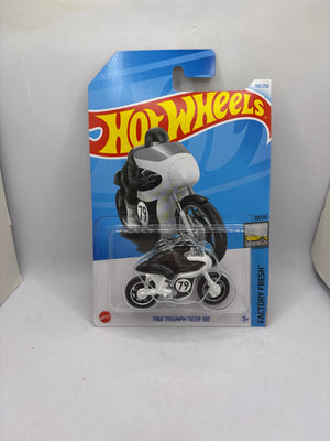 Hot Wheels 1966 Triumph Tiger 100 Diecast