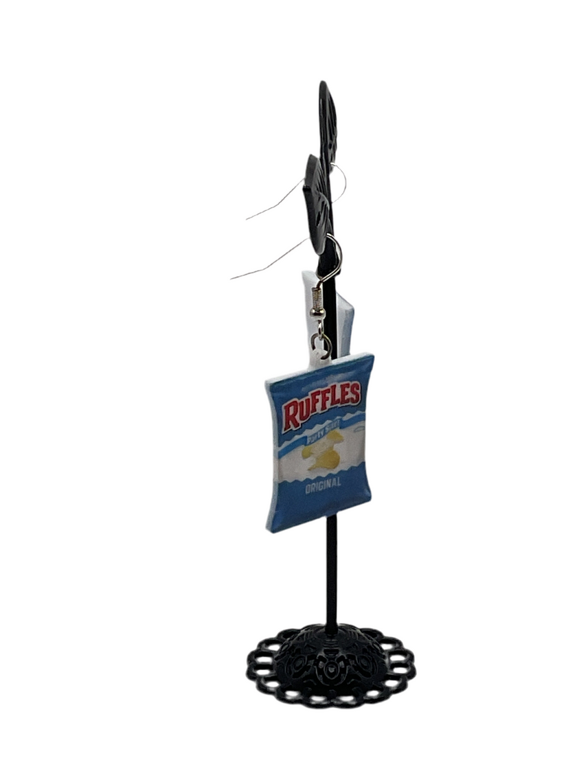 Ruffles chip earrings