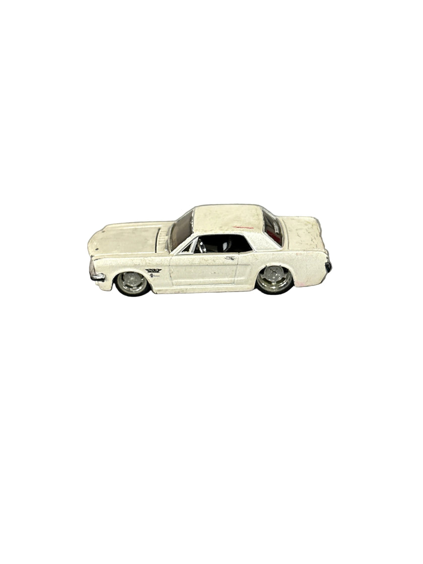 Maisto 1965 Ford Mustang Diecast
