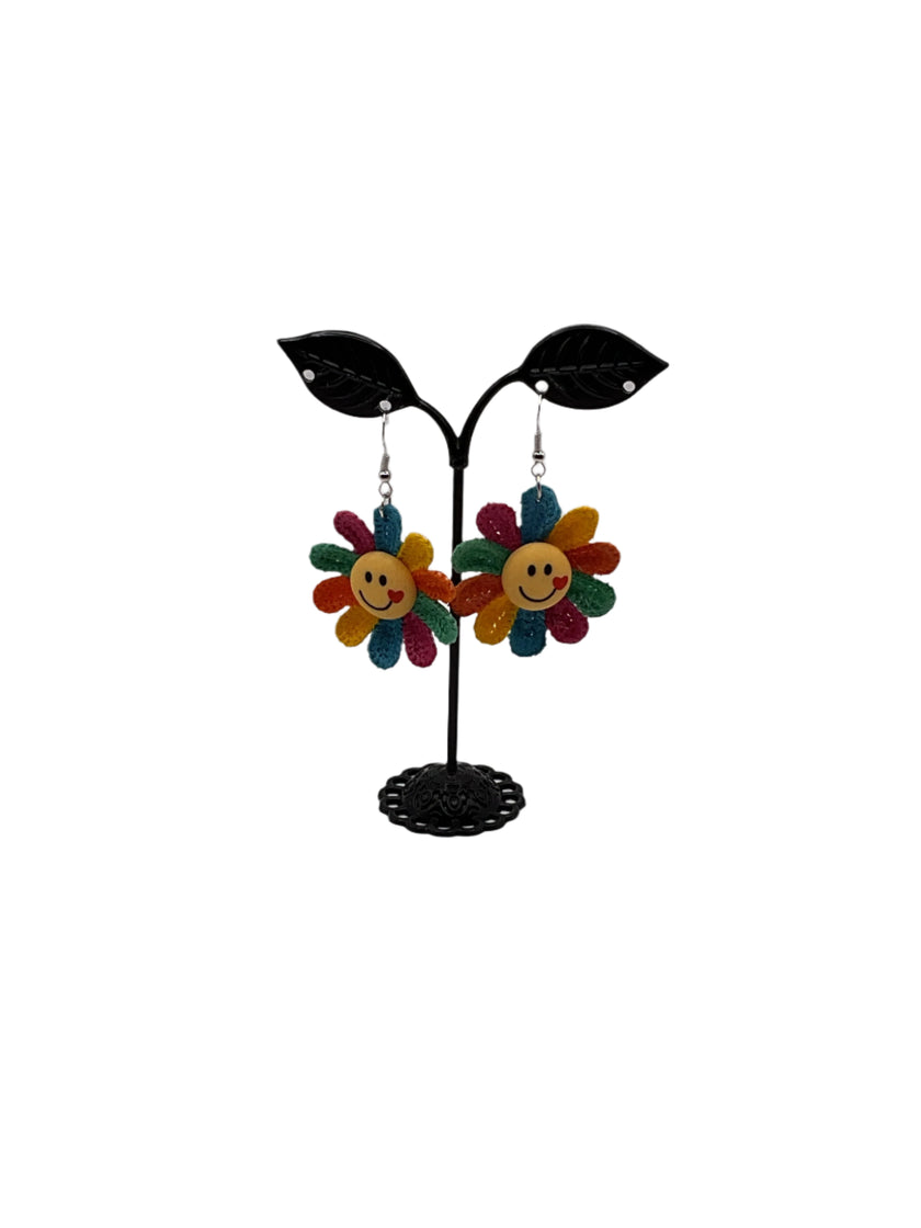 खुश चेहरा फूल बालियां