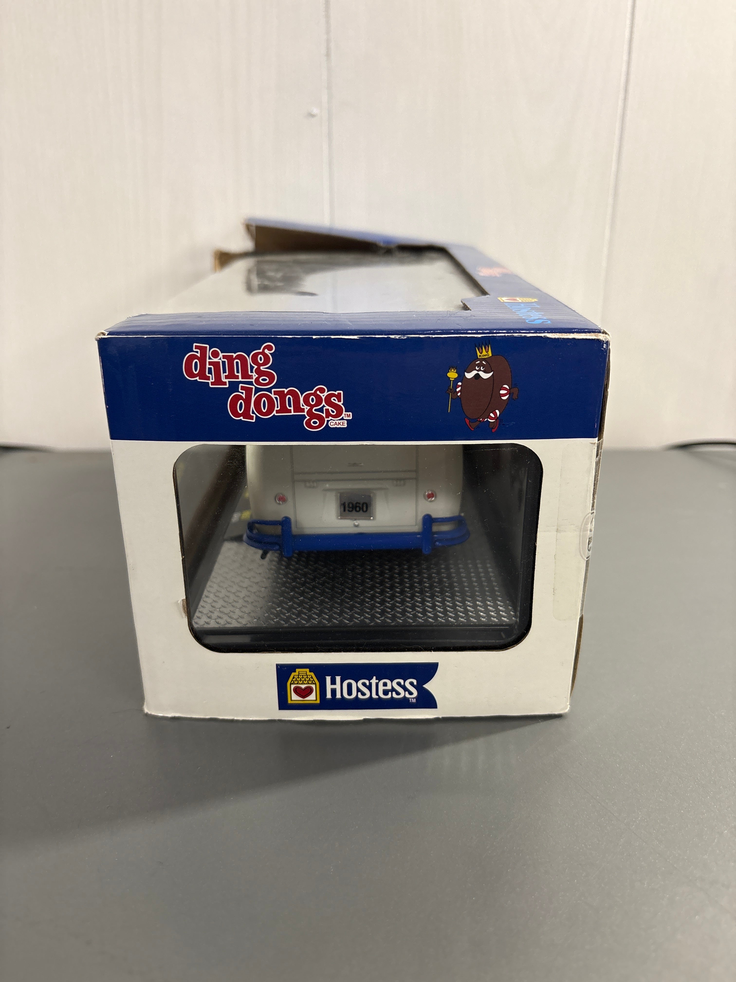 M2 1960 VW Delivery Van Diecast