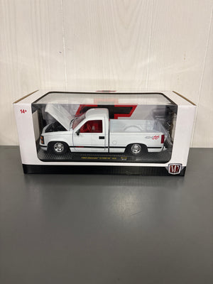 M2 1993 Chevrolet C1500 SS 454 Diecast