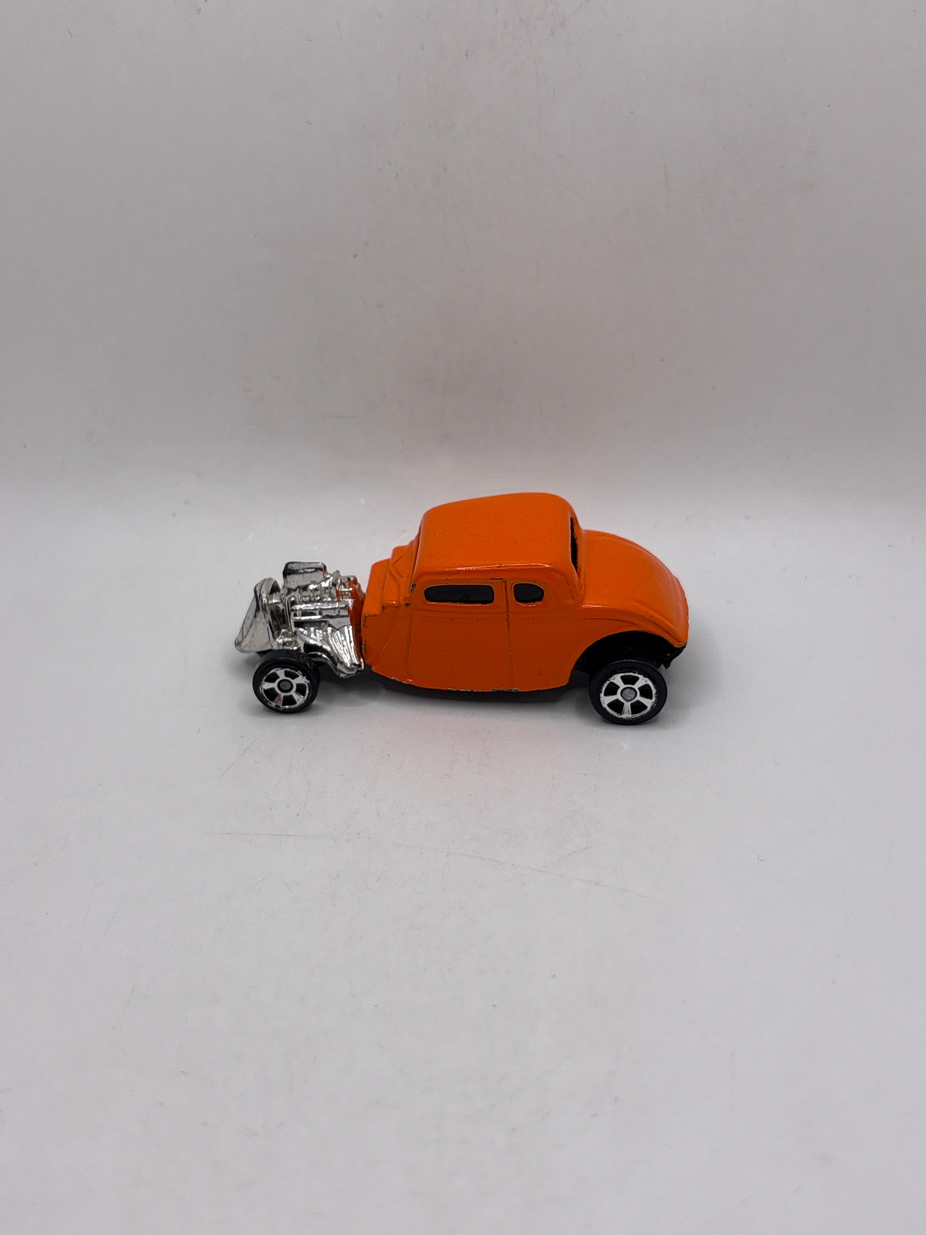 Maisto 1934 Ford Hot Rod Diecast orange