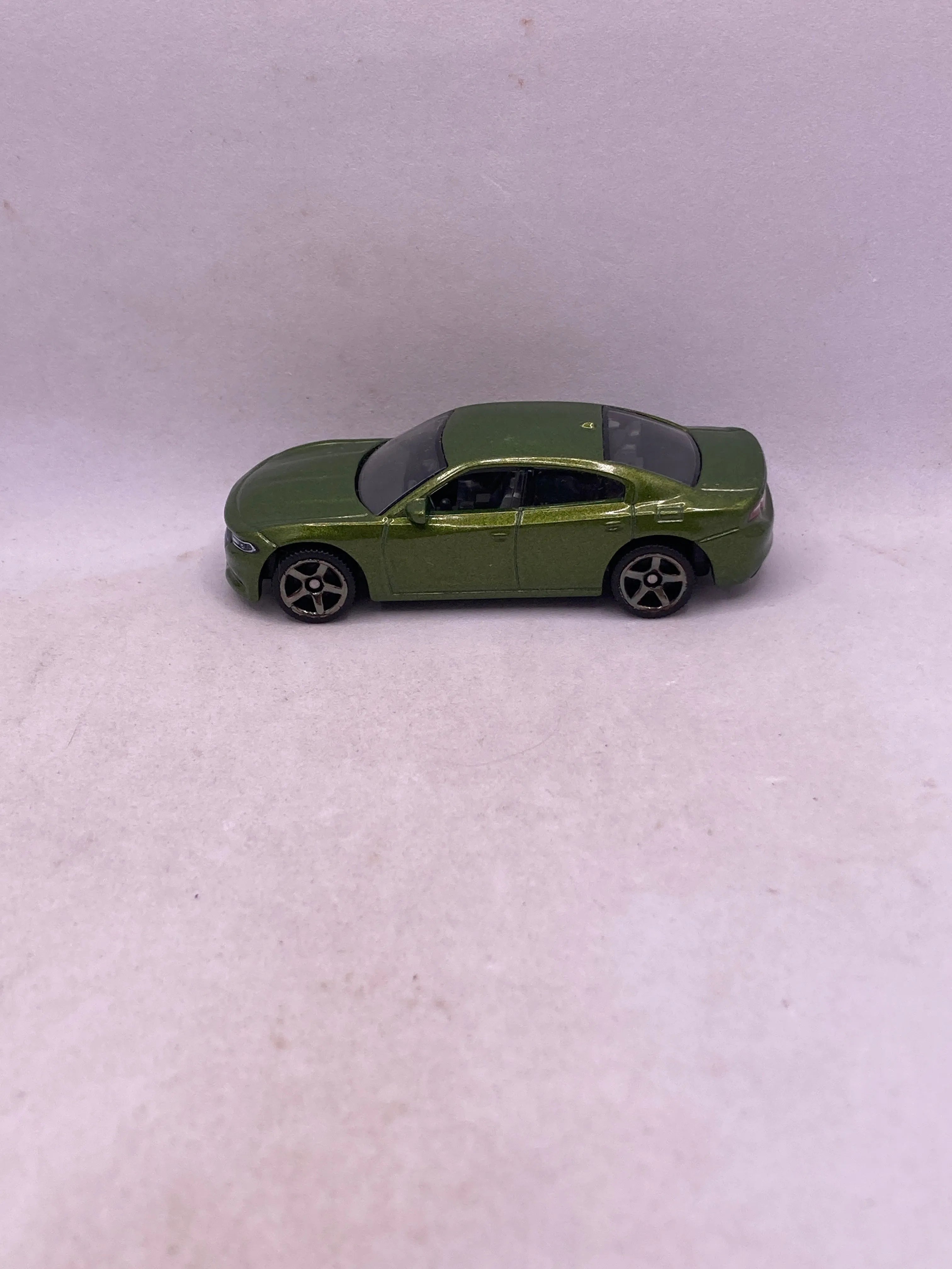 Matchbox 18 Dodge Charger Diecast