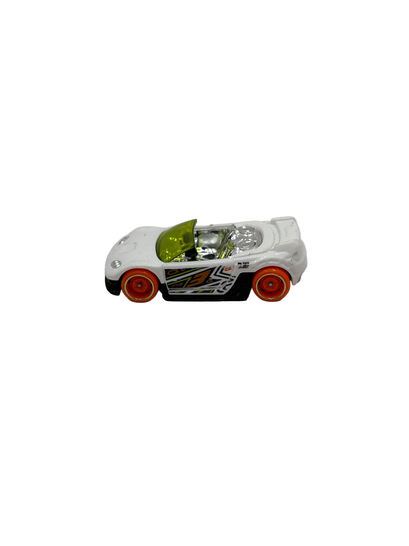 Hot Wheels Trak-Tune Diecast white