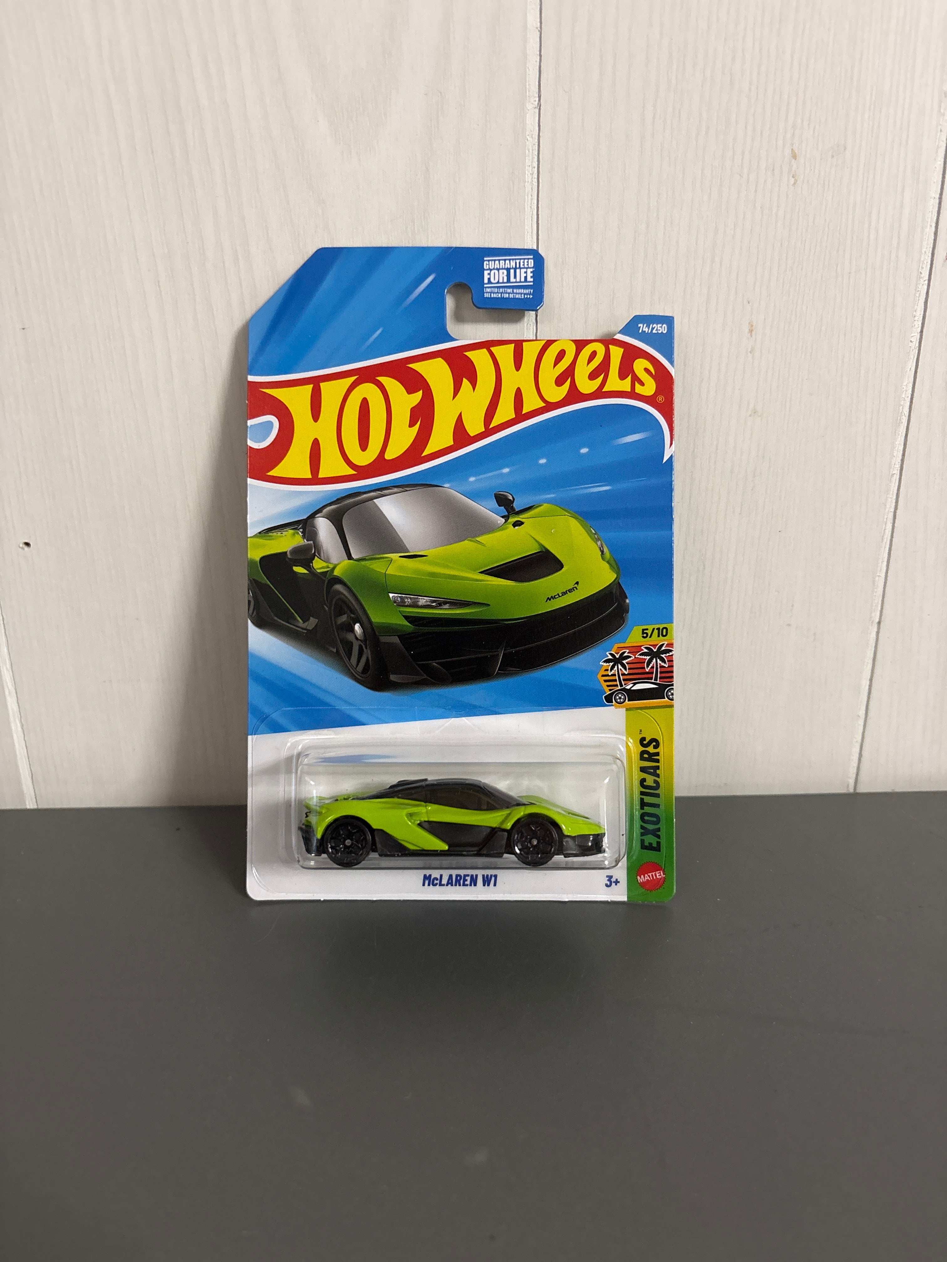 Hot Wheels McLaren W1 Diecast green