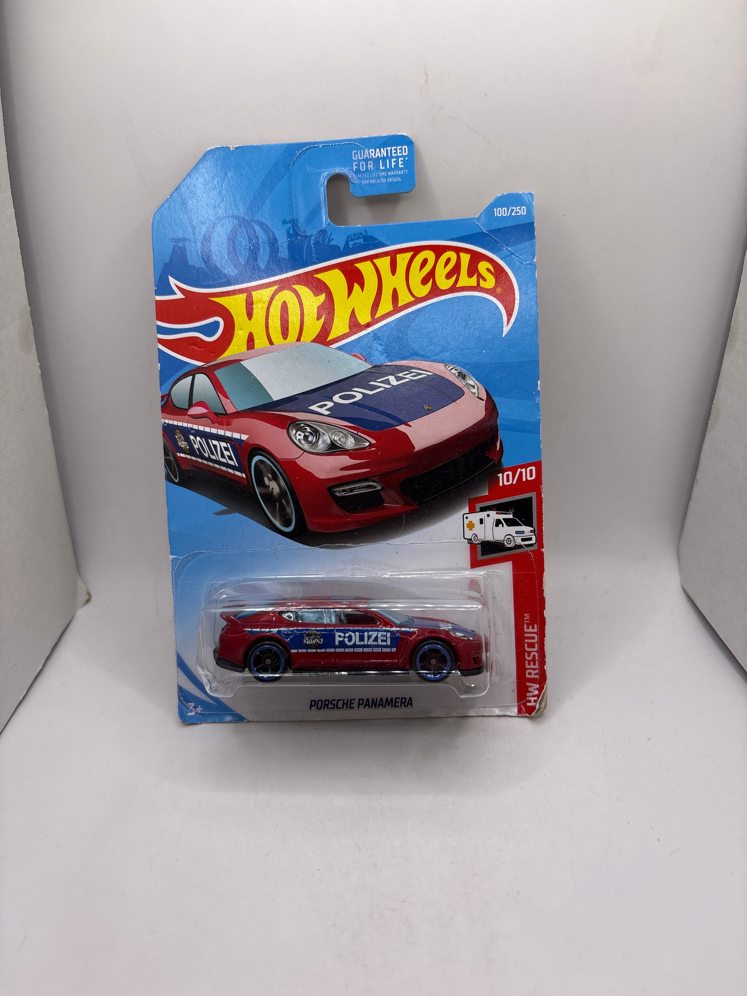 Hot Wheels Porsche Panamera Diecast red