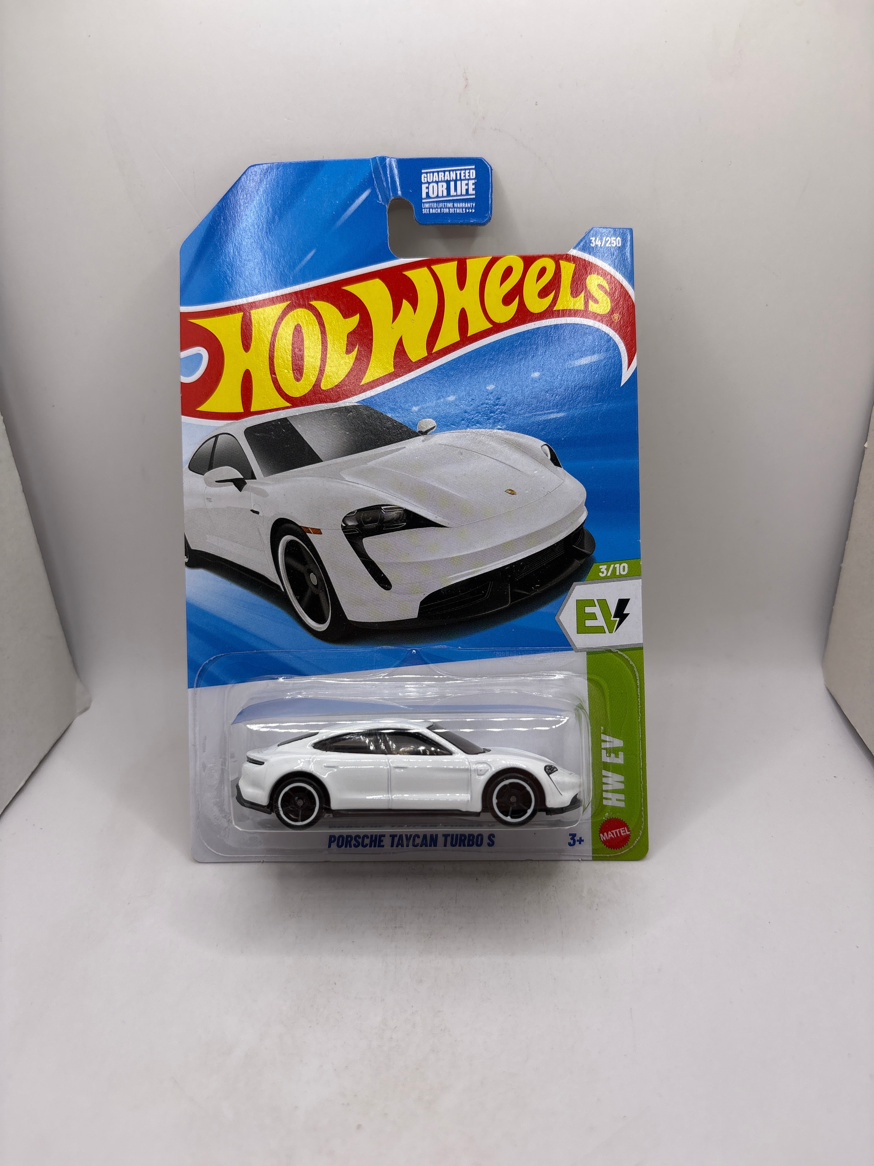 Hot Wheels Porsche Taycan Turbo S Diecast white